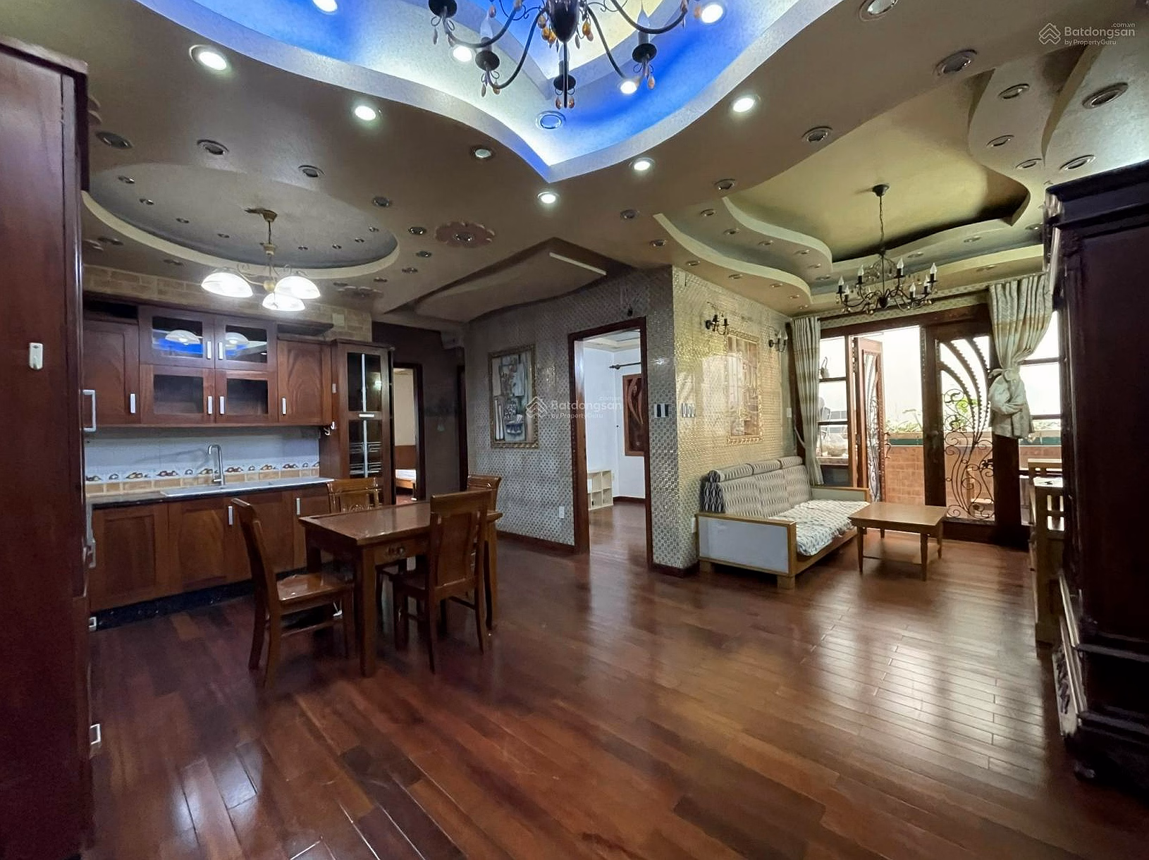 Beautiful, luxurious house for sale, especially for art groups, artists, creatives, and new styles