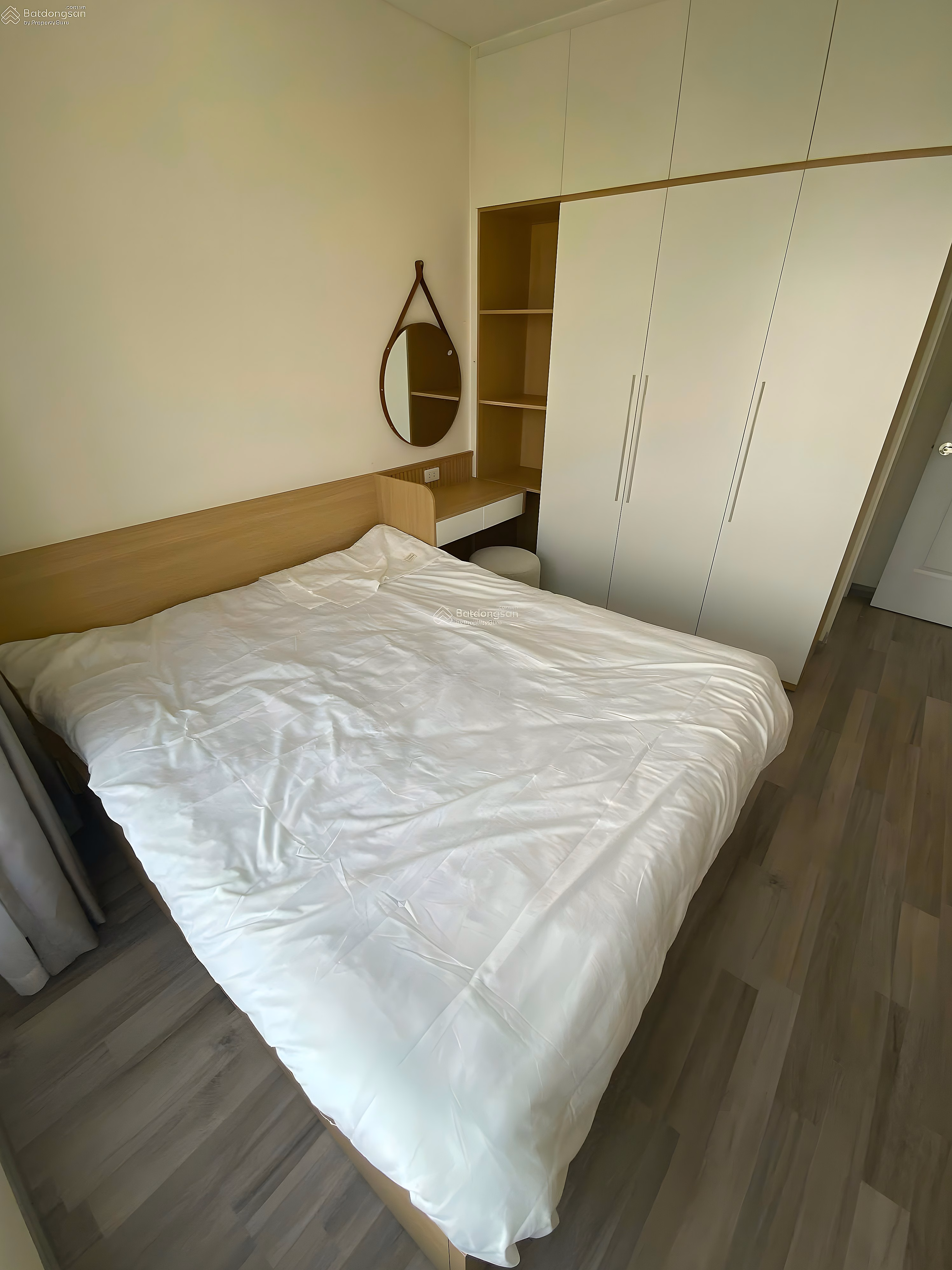 Fully furnished 2 bedroom apartment for rent with Han river view at Monarchy B