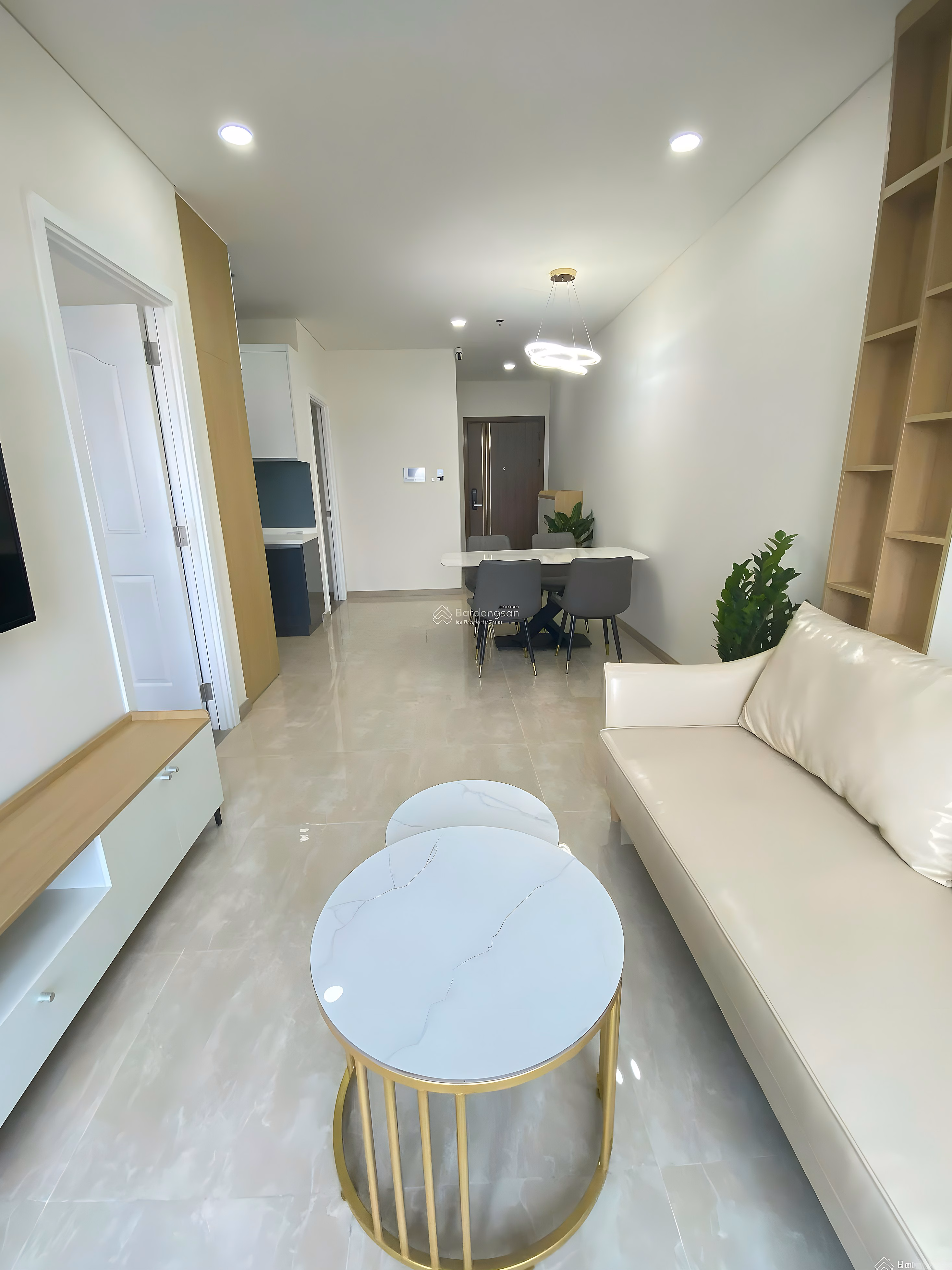 Fully furnished 2 bedroom apartment for rent with Han river view at Monarchy B