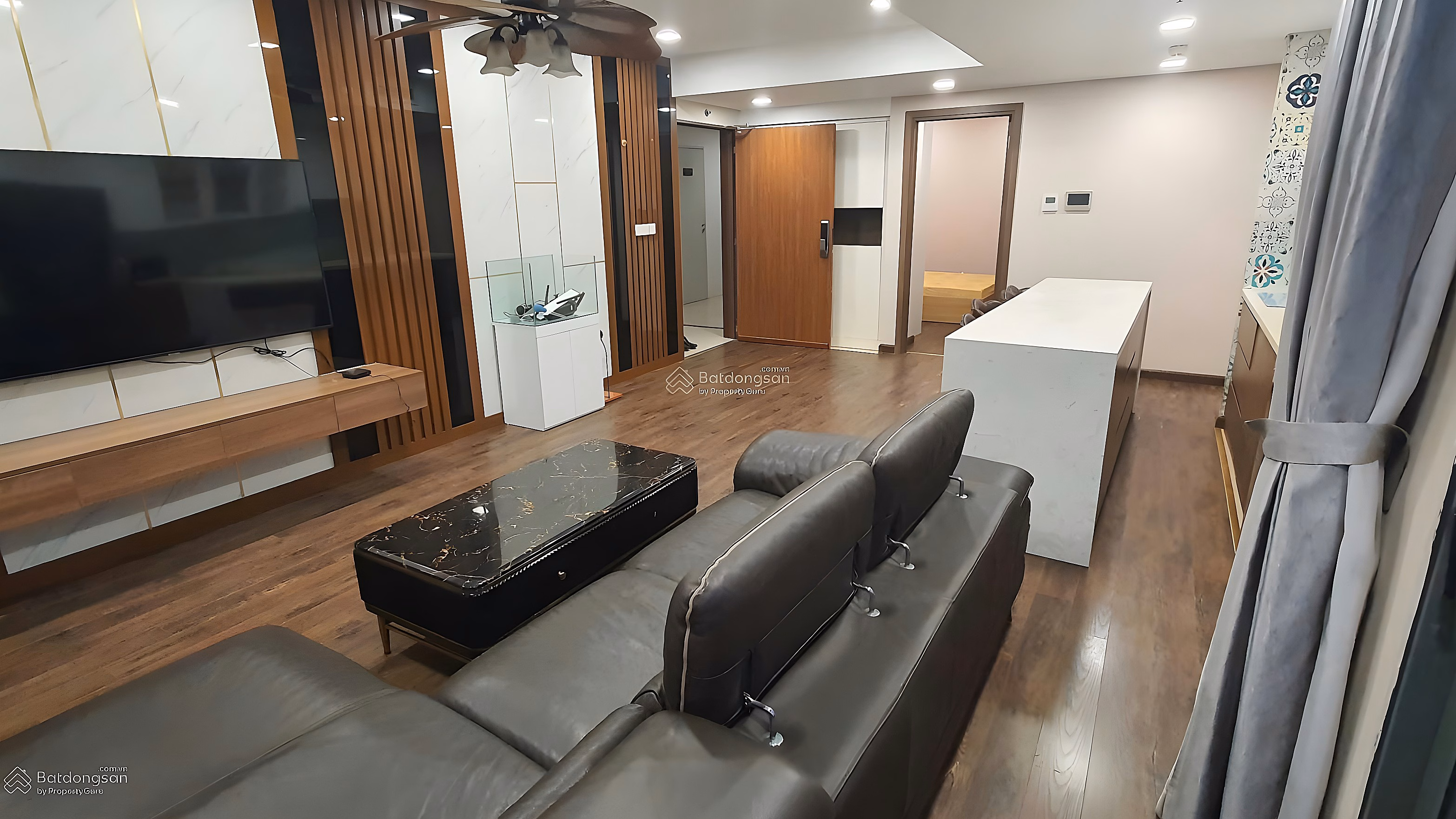Rivera Park Hanoi apartment for rent, 69 Vu Trong Phung, Thanh Xuan.94m2 3 bedrooms 21 million.0983 237 ***