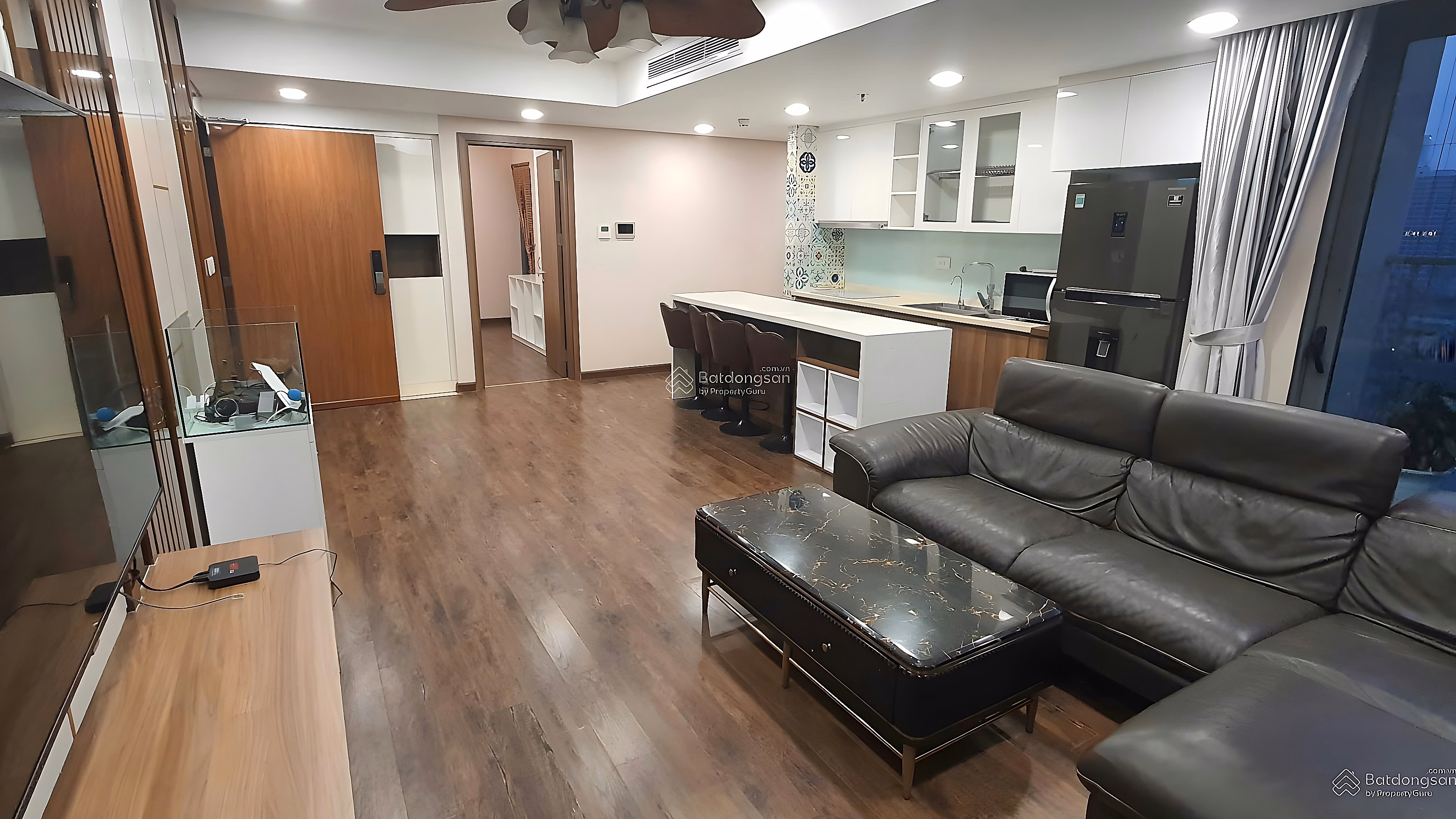 Rivera Park Hanoi apartment for rent, 69 Vu Trong Phung, Thanh Xuan.94m2 3 bedrooms 21 million.0983 237 ***