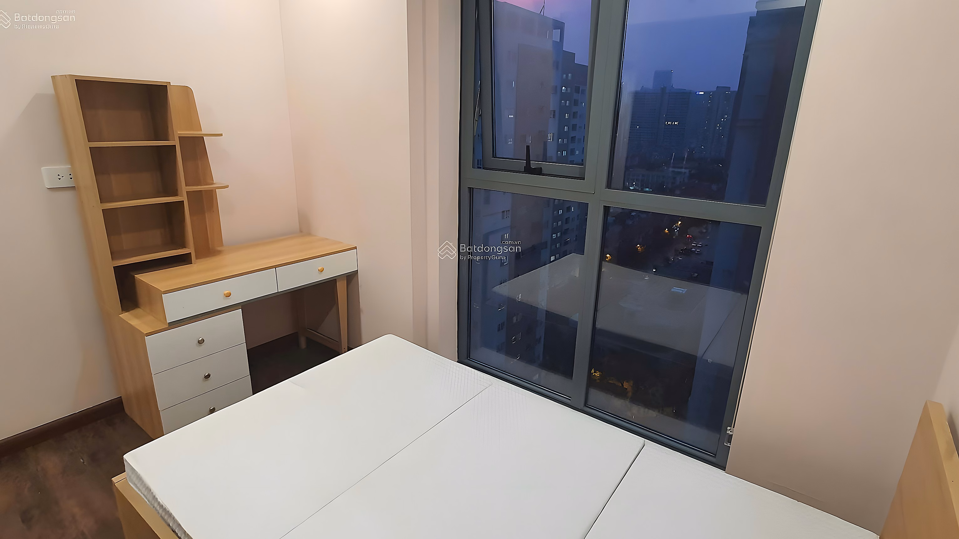 Rivera Park Hanoi apartment for rent, 69 Vu Trong Phung, Thanh Xuan.94m2 3 bedrooms 21 million.0983 237 ***