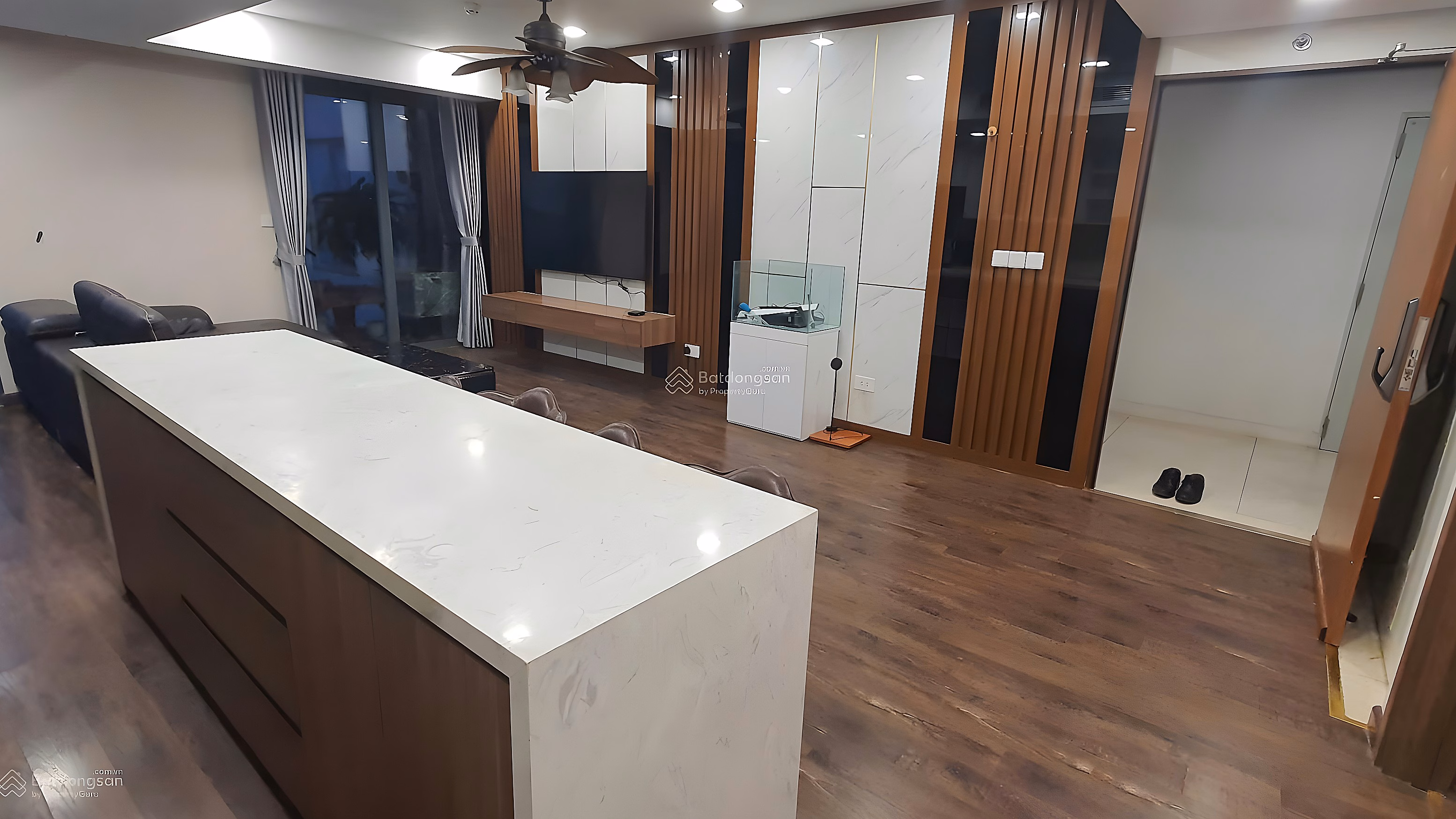Rivera Park Hanoi apartment for rent, 69 Vu Trong Phung, Thanh Xuan.94m2 3 bedrooms 21 million.0983 237 ***