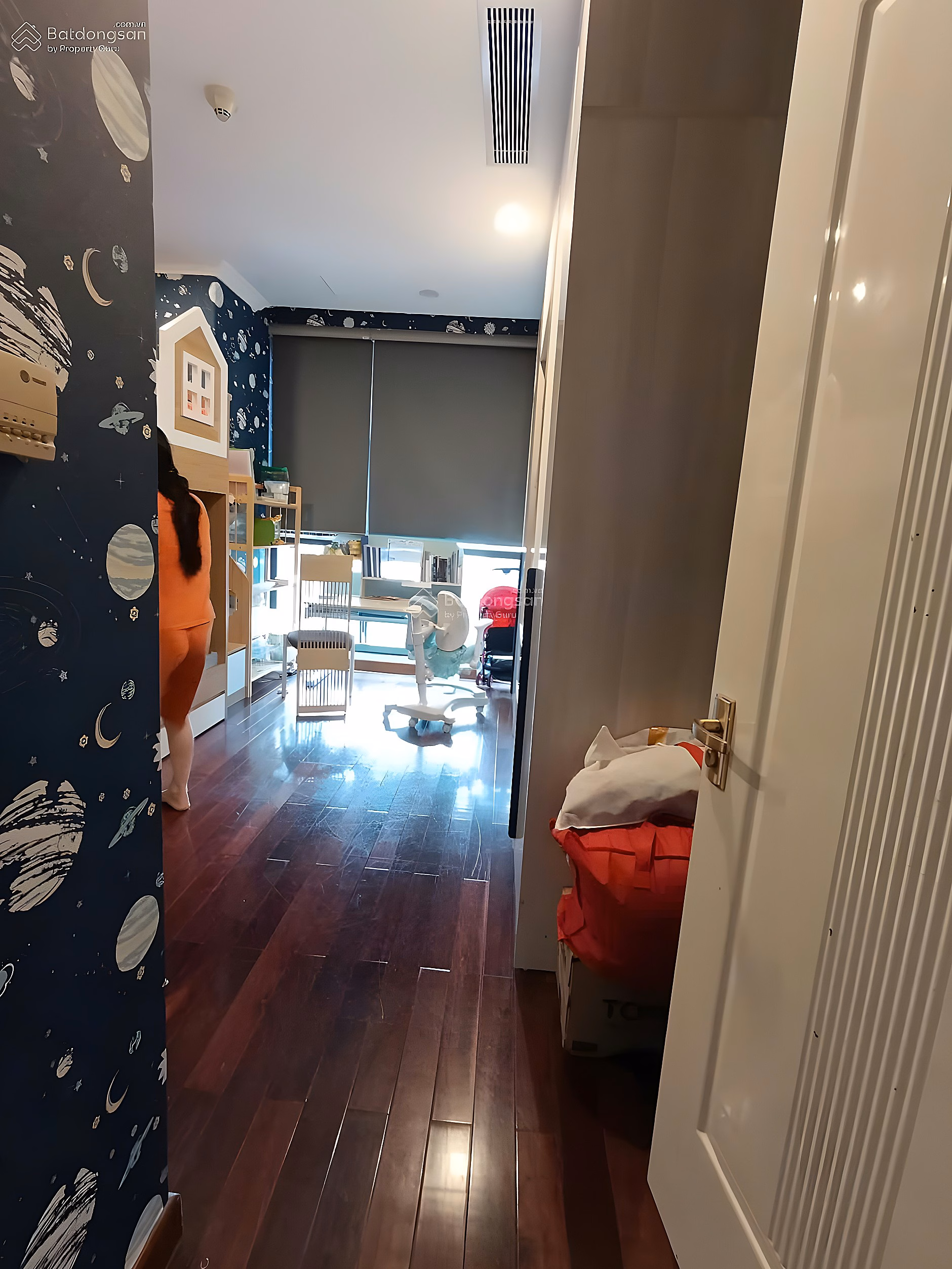 Luxury apartment for rent, 132 square meters, 2 bedrooms, fully furnished, suitable for families with young children