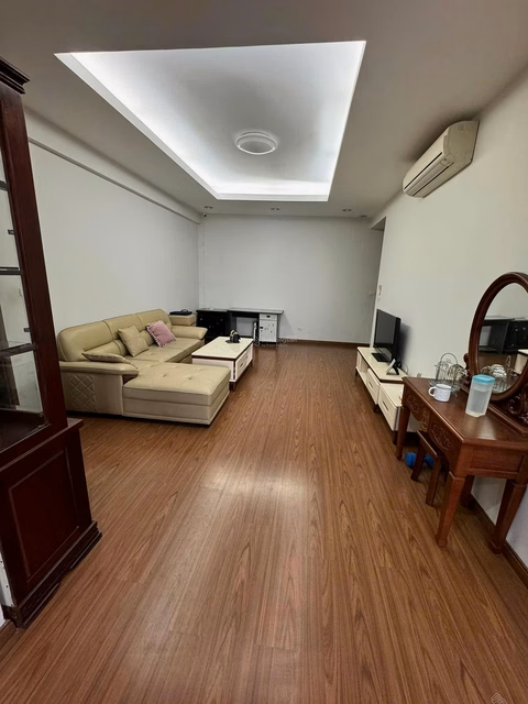 Hot - Star Tower, Yen Hoa for rent 3 bedrooms, 2 bathrooms, 145m2 fully furnished, price 18.5 million/month, nice view 0971 759 ***