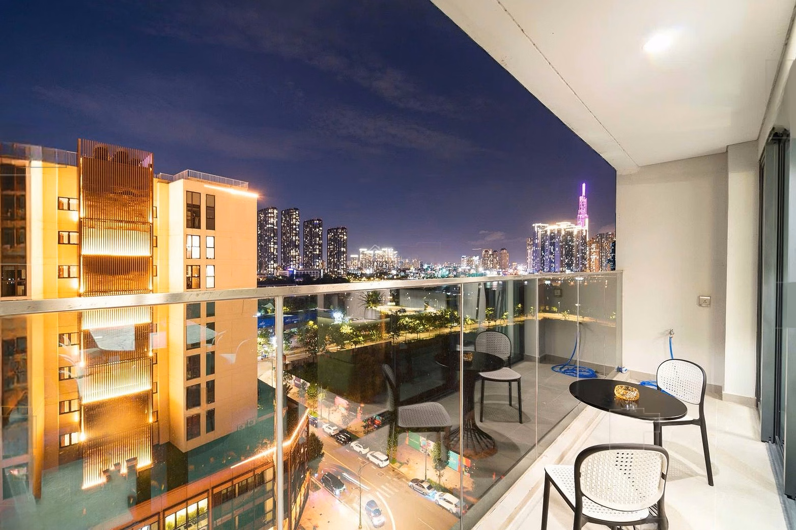 The Crest 3 bedroom 152m² for rent, just completed interior - Direct river view
