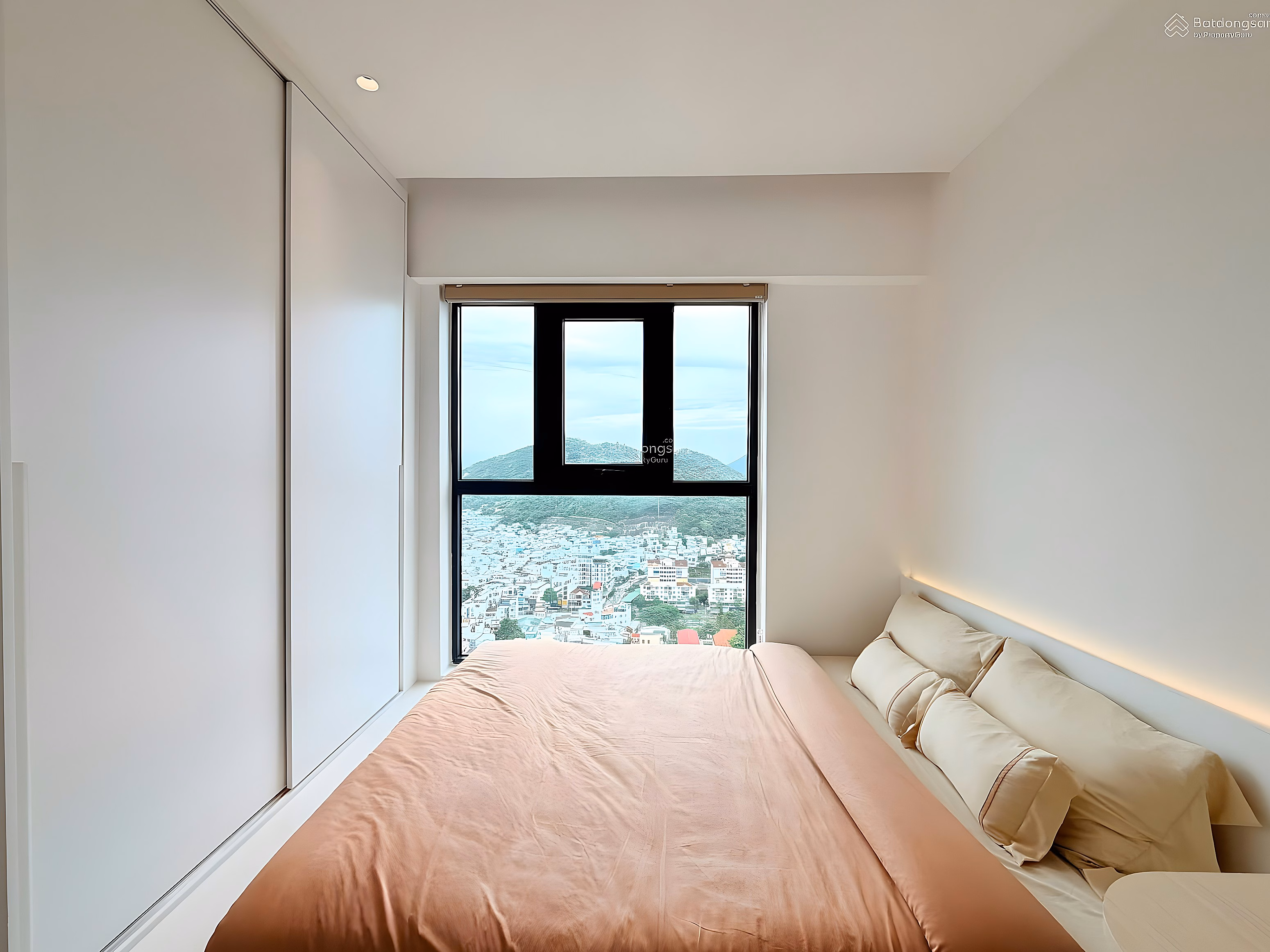OC3 Muong Thanh Vien Trieu apartment 3 bedrooms 88m2 32nd floor price 5 billion 700 million near the sea