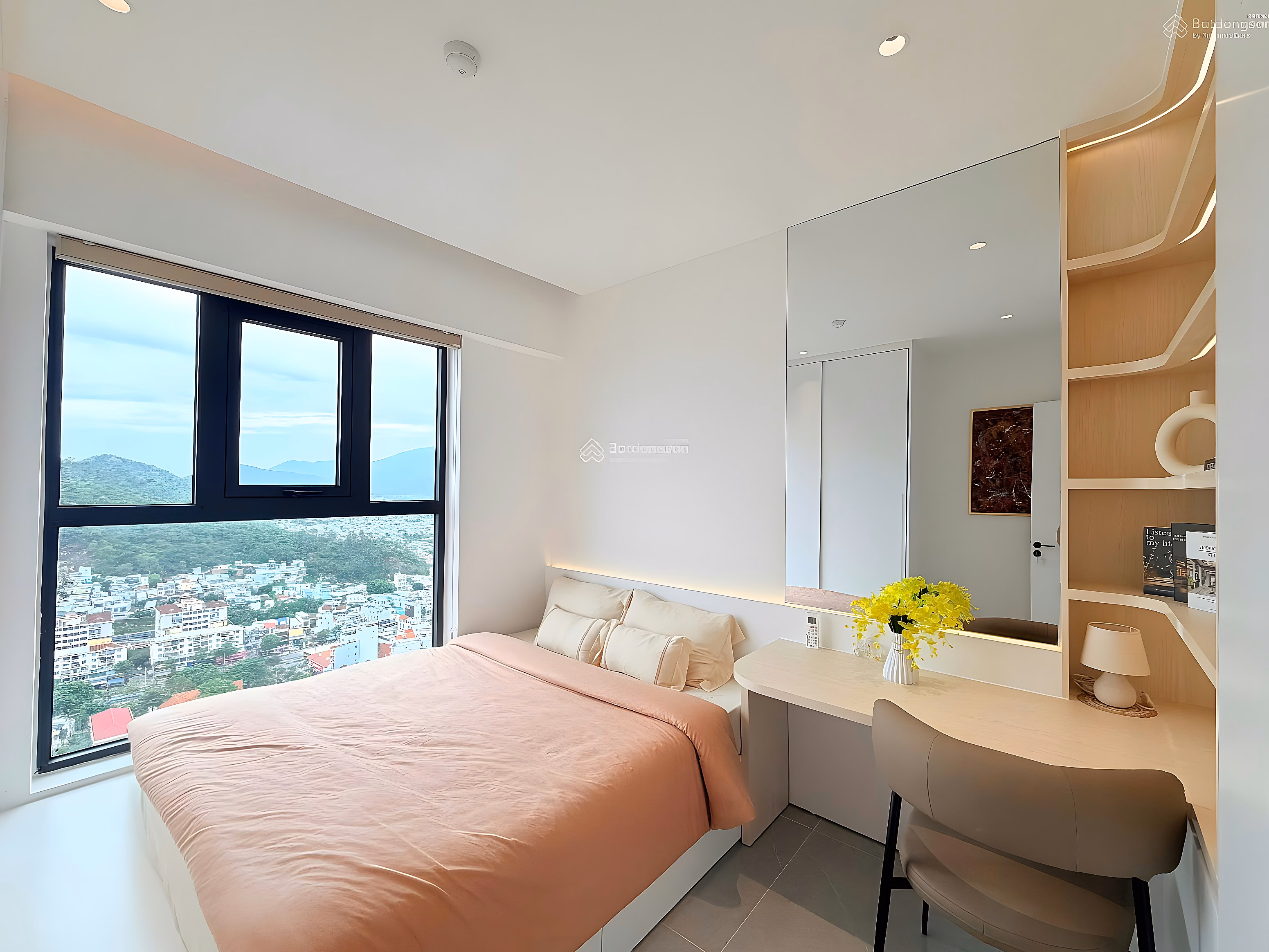 OC3 Muong Thanh Vien Trieu apartment 3 bedrooms 88m2 32nd floor price 5 billion 700 million near the sea