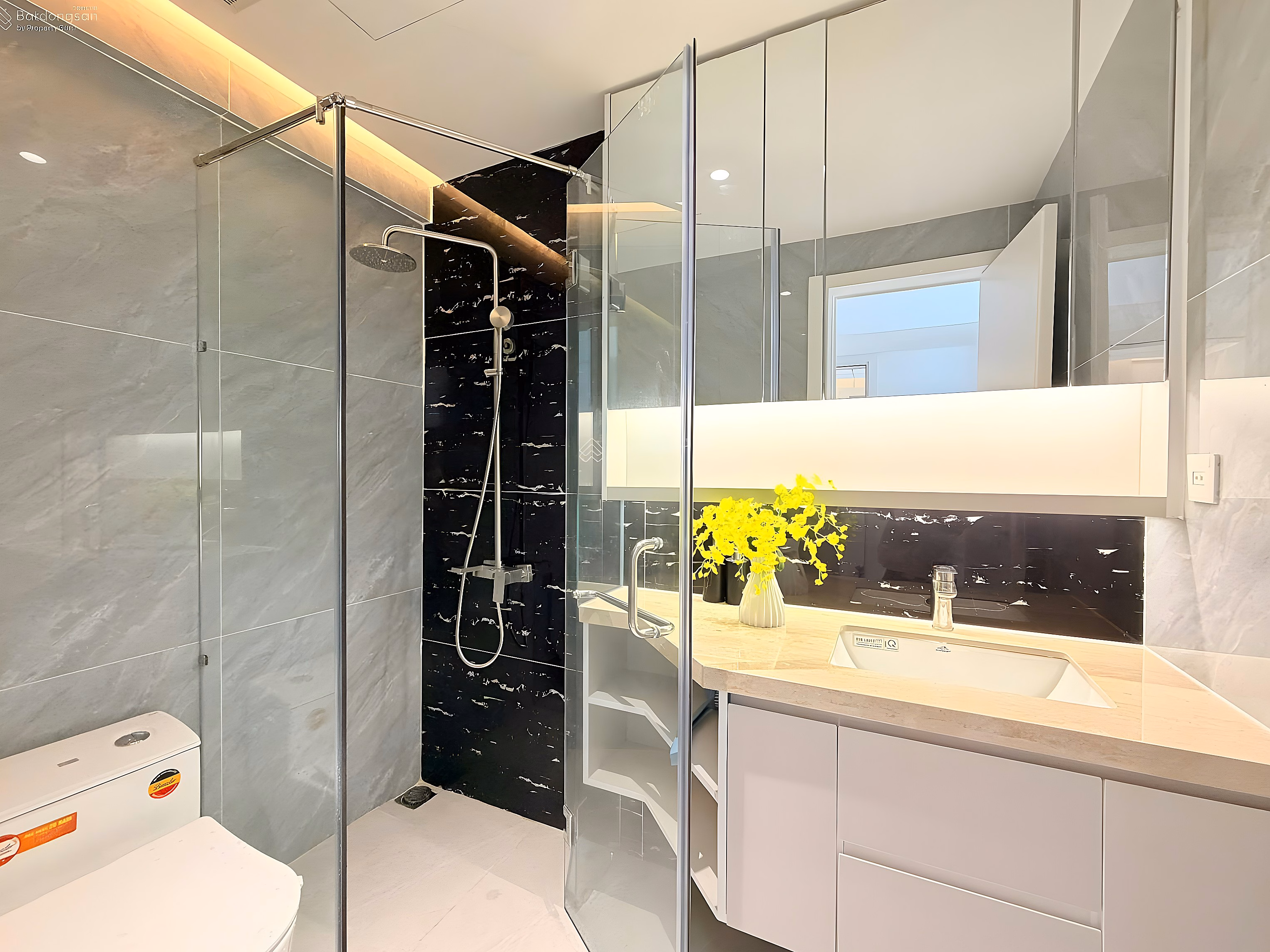 OC3 Muong Thanh Vien Trieu apartment 3 bedrooms 88m2 32nd floor price 5 billion 700 million near the sea