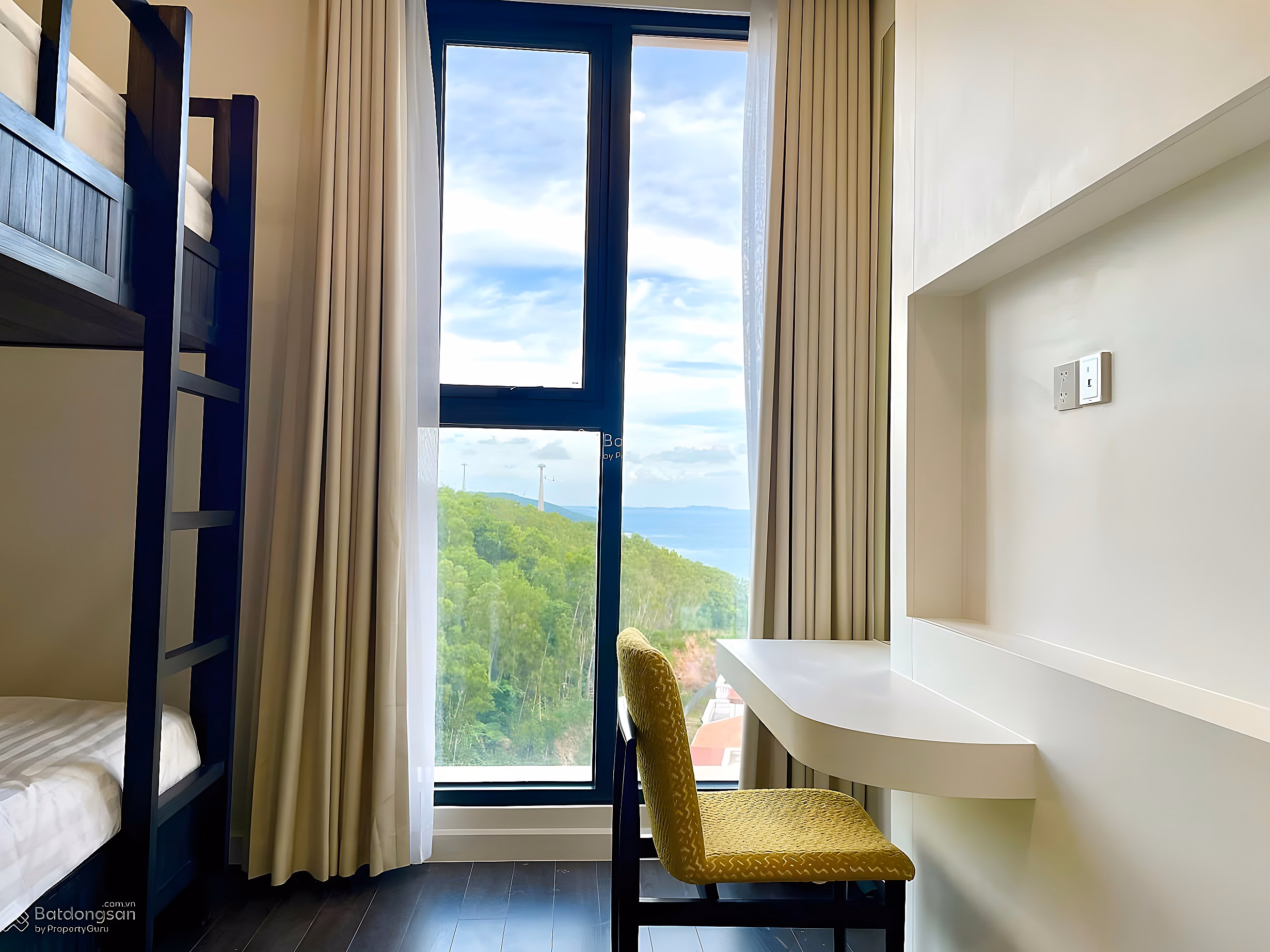 Hillside 2 bedroom apartment for rent priced at 17 million/month