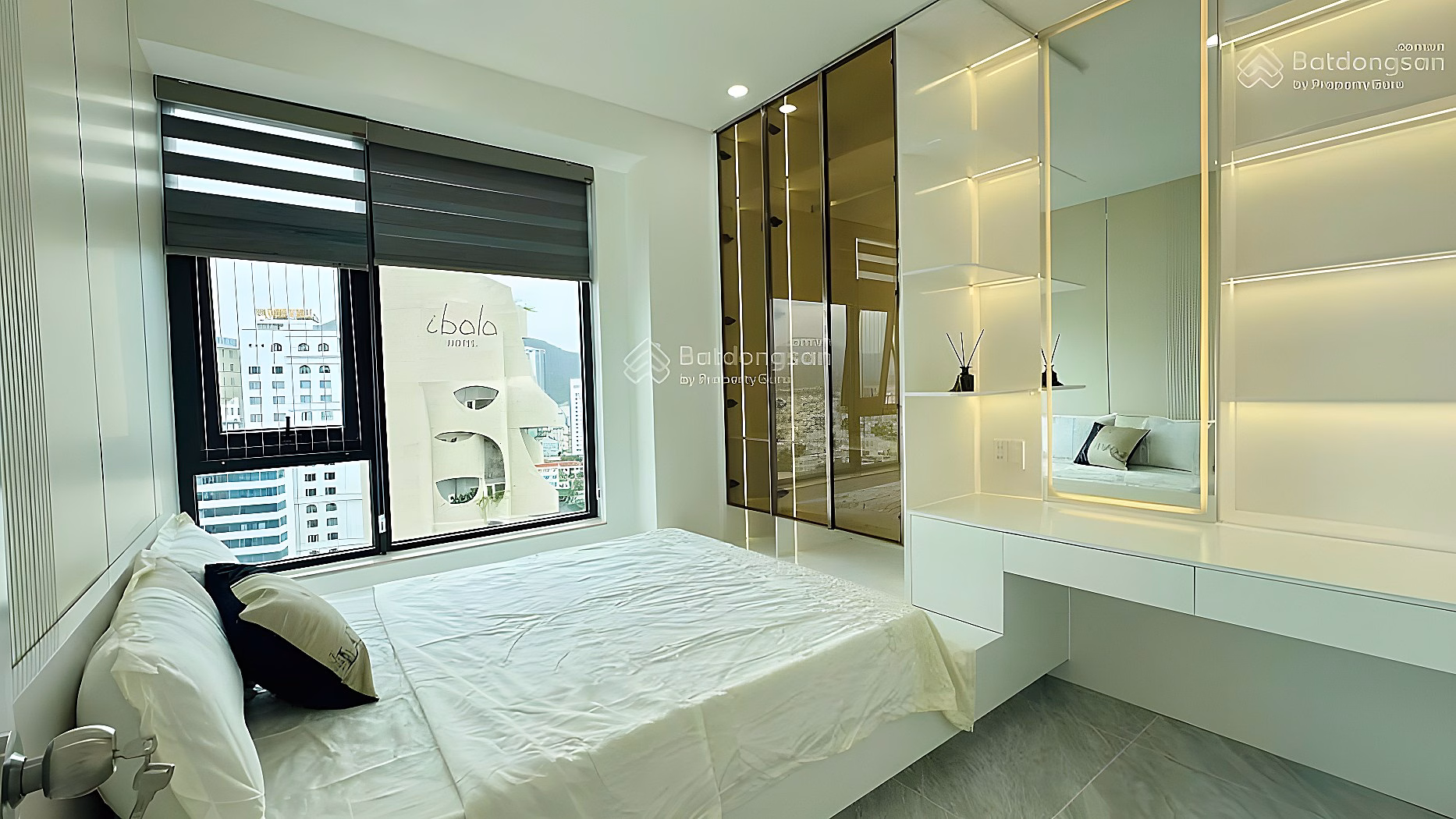Direct sea view apartment OC1A Muong Thanh Vien Trieu 2 bedrooms 18th floor price 5 billion 600 million
