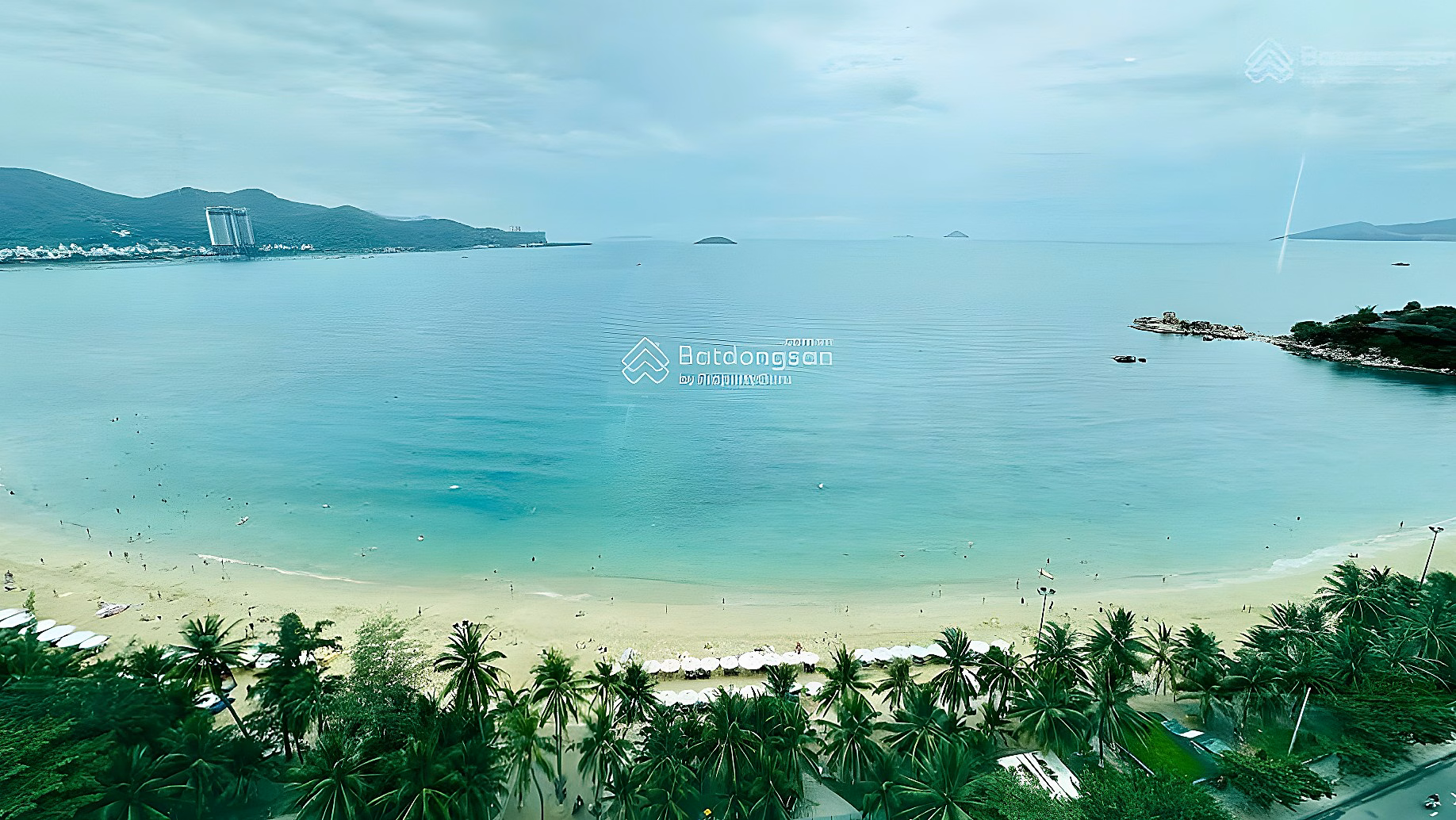 Direct sea view apartment OC1A Muong Thanh Vien Trieu 2 bedrooms 18th floor price 5 billion 600 million