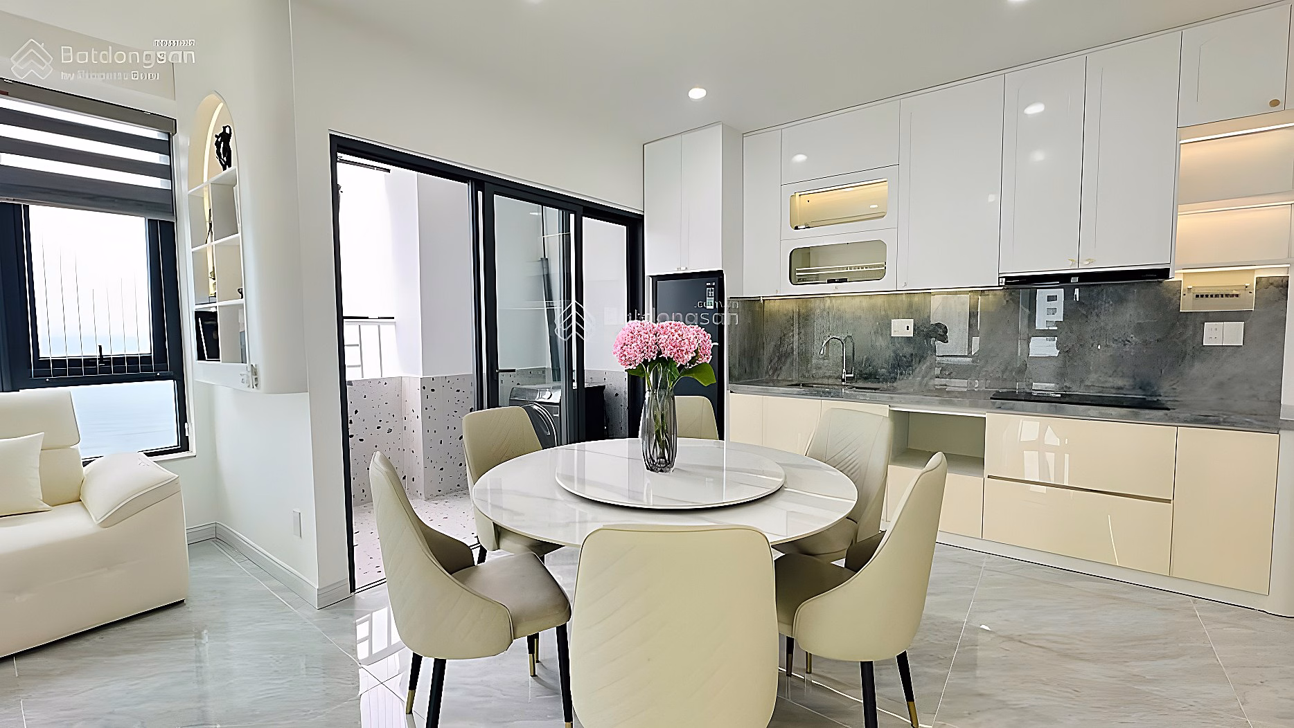 Direct sea view apartment OC1A Muong Thanh Vien Trieu 2 bedrooms 18th floor price 5 billion 600 million