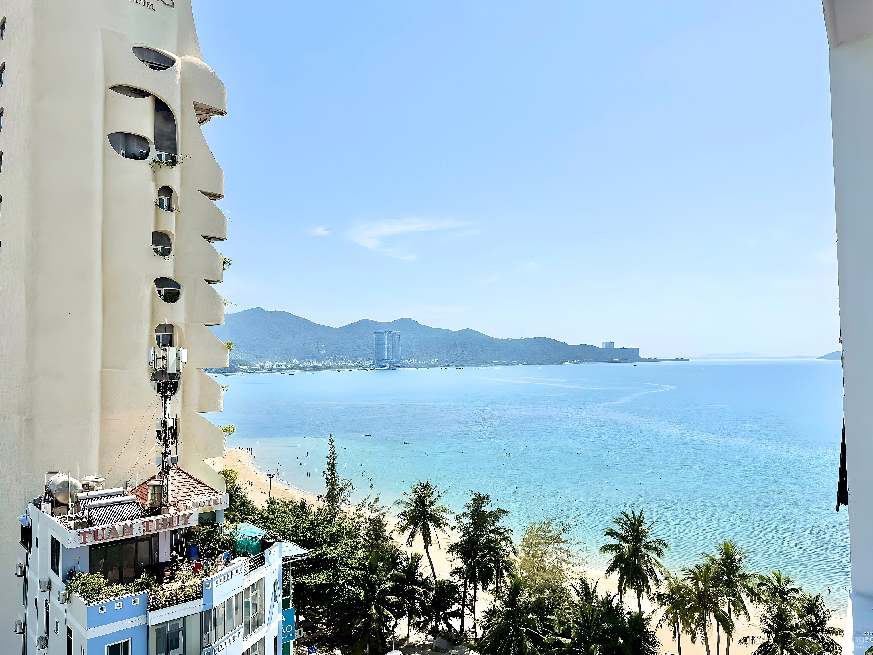 Ocean view apartment OC1A Muong Thanh Vien Trieu 2 bedrooms 11th floor price only 3 billion 590 million