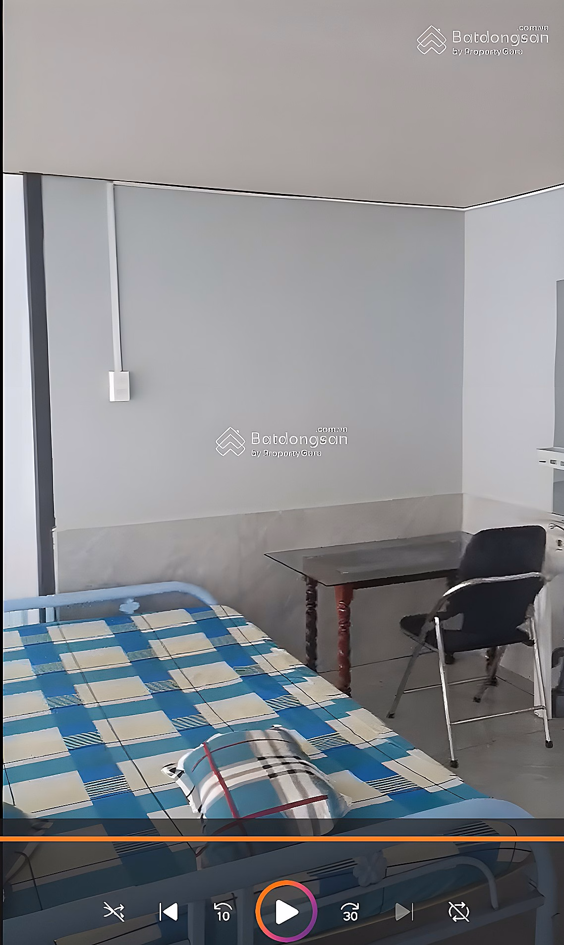 OWNER FOR RENT ENTIRE HOUSE - HUGE AREA 200m² - BEAUTIFUL BUSINESS OR RESIDENTIAL FRONTAGE