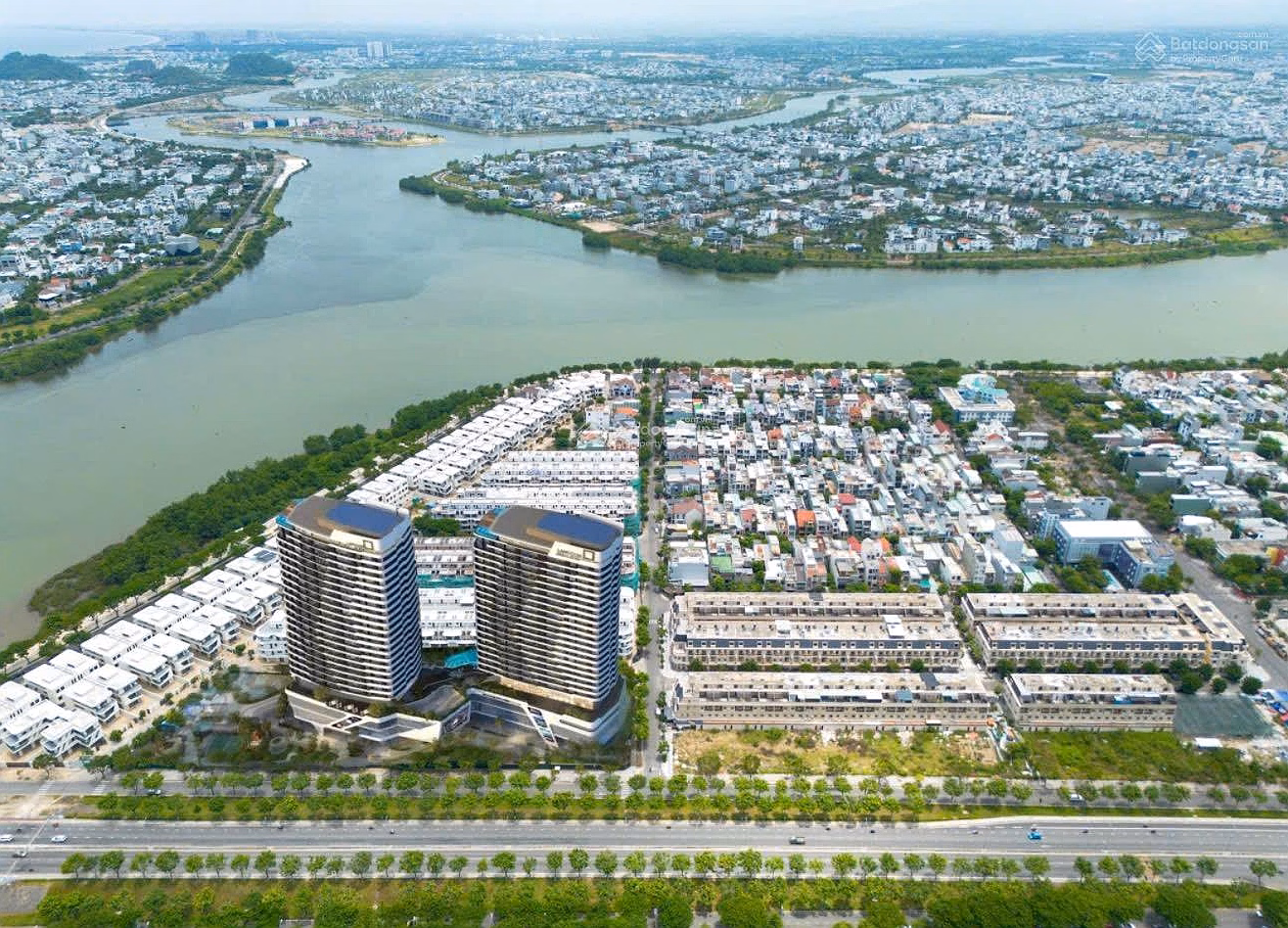 Selling 60m2 2-bedroom apartment at The Meridian, Da Nang with Han River fireworks view, good investment price
