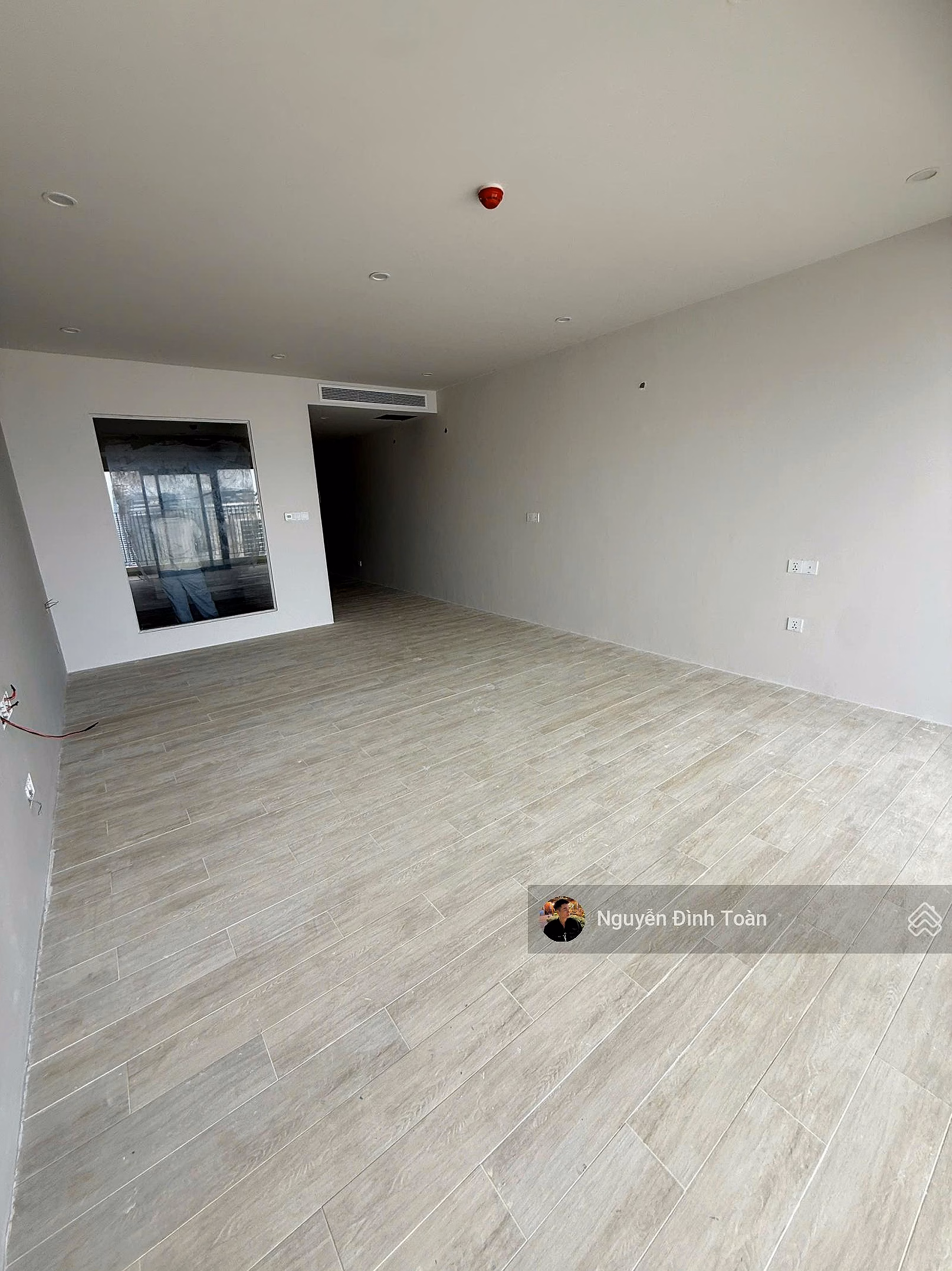 Only 1 high floor apartment in South Tower with red book view of Ly Tu Trong, best price in the project