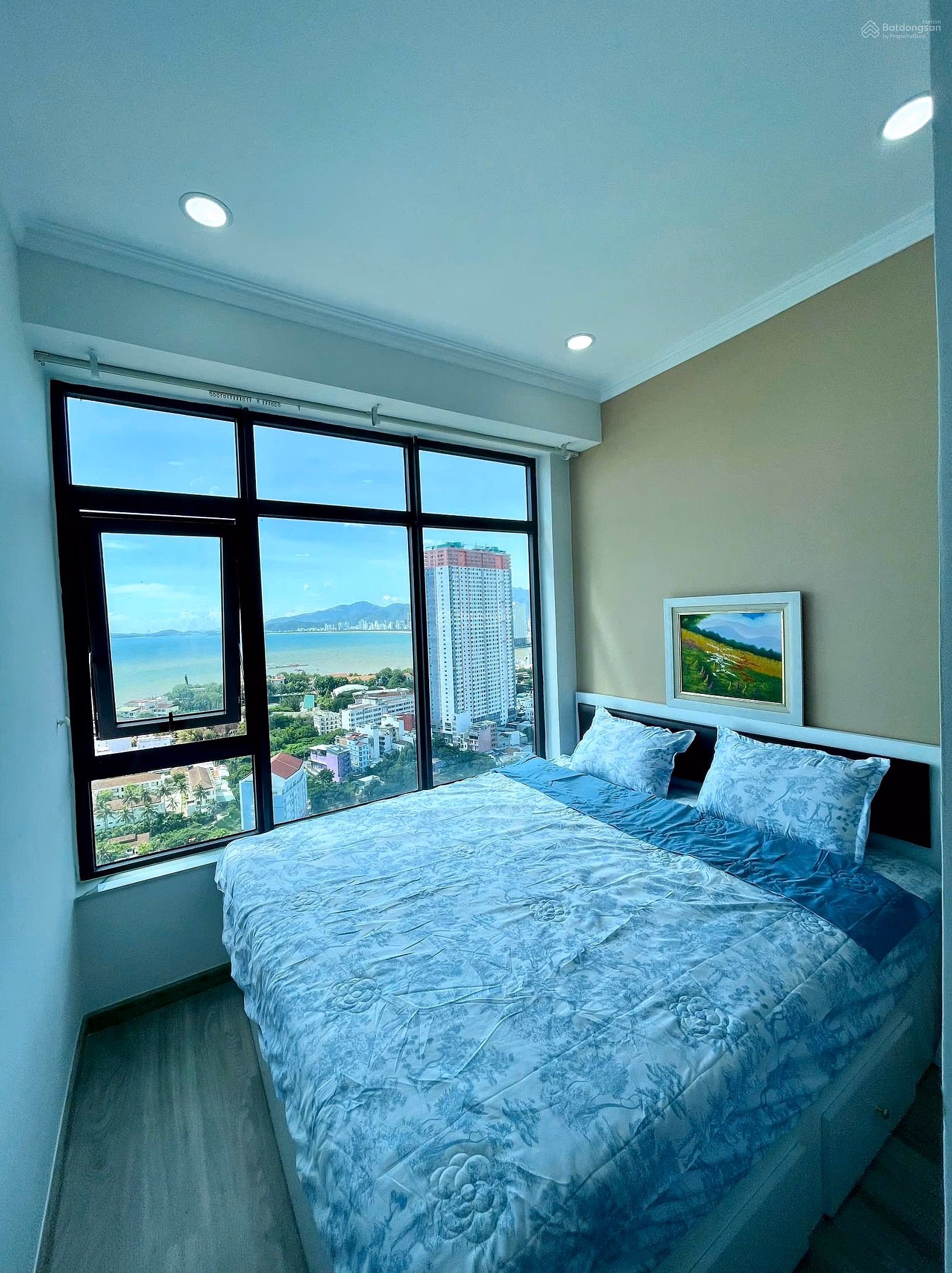 Super product! Apartment for rent with 2 bedrooms, 2 bathrooms in Muong Thanh Vien Trieu Nha Trang, sea view, fully furnished