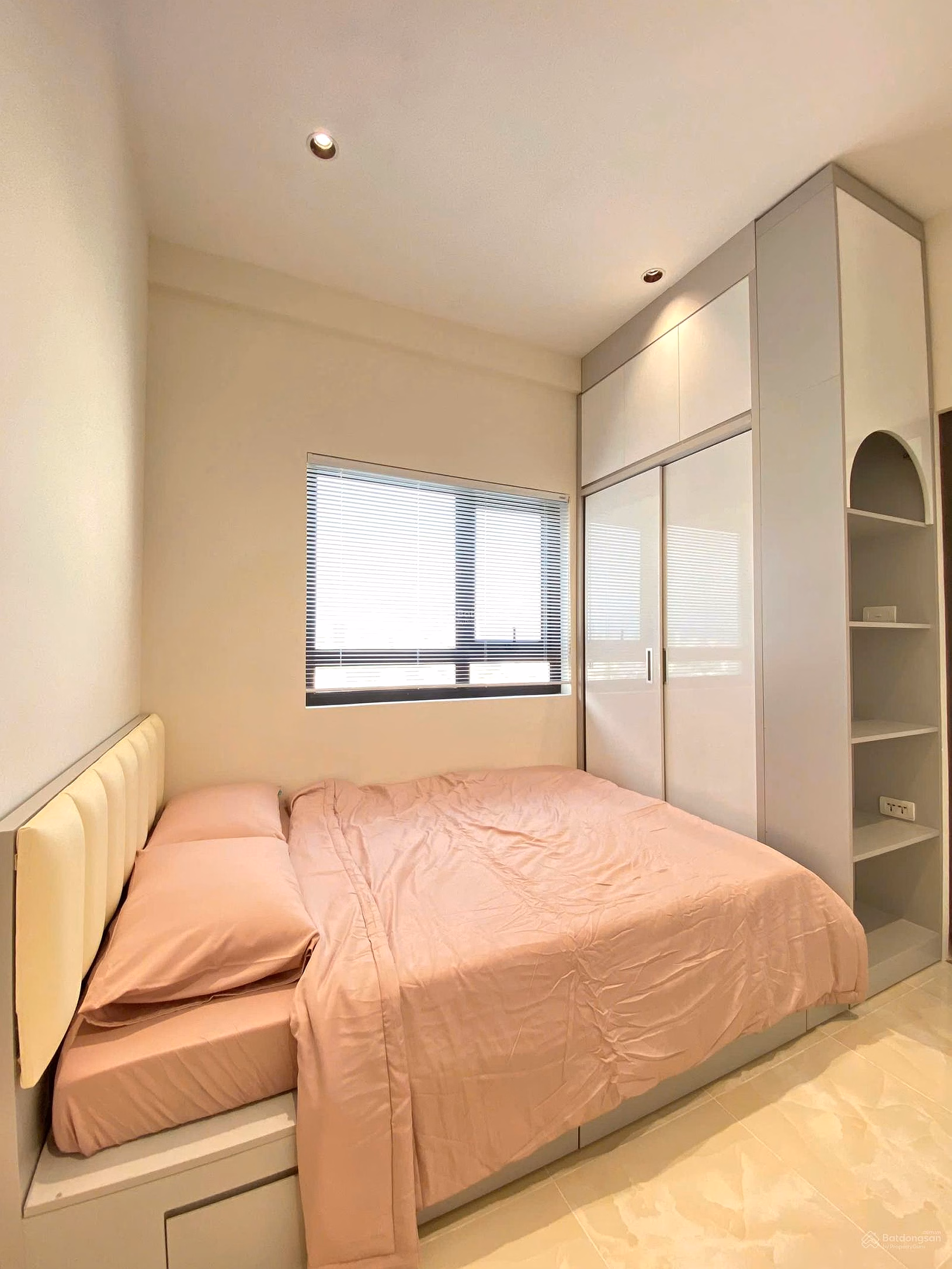 Selling a 2-bedroom apartment with sea view in Ha Quang, South Nha Trang, fully furnished, price 2