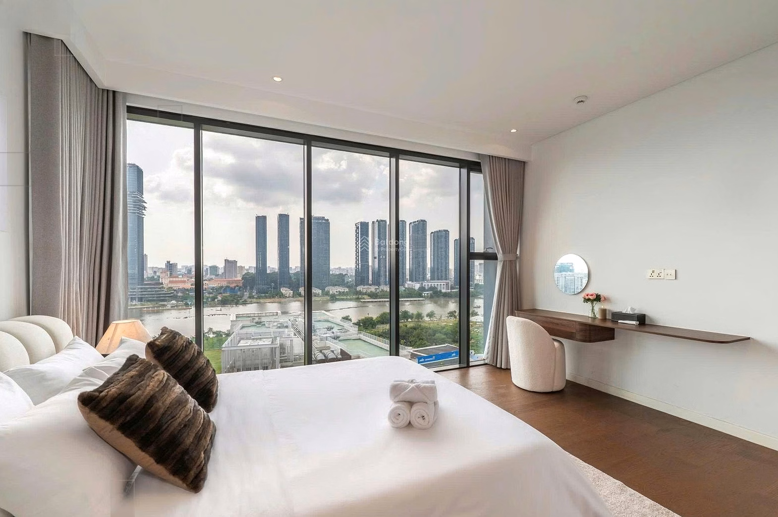 JAMIE: Full cart The Crest - Metropole Thu Thiem - July 2026 - good price, working with the owner