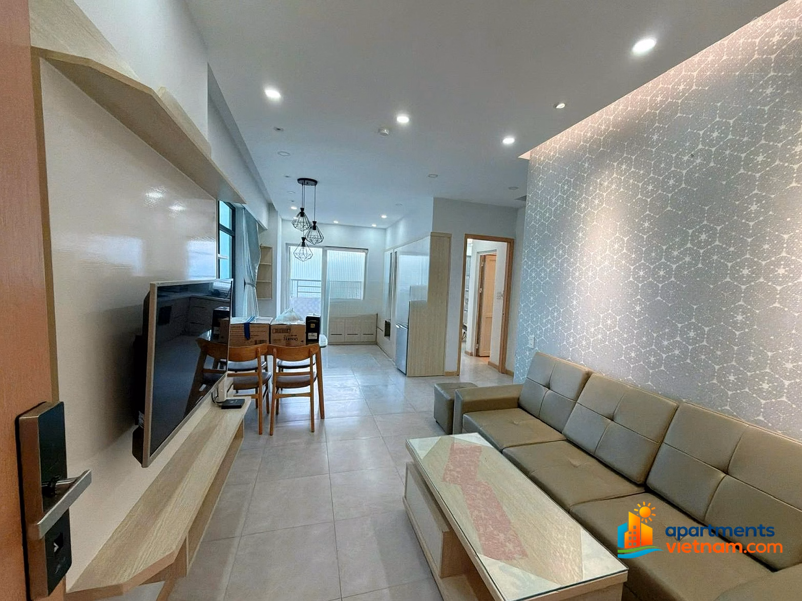 Southeast Corner Apartment, 31st floor, MuongThanhVienTrieu. Price 4.3 is negotiable. The view is beautiful, not hot