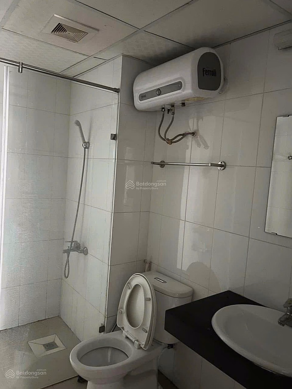 People's Police Report Apartment for rent at 23 Nghiem Xuan Yem, 3 bedrooms, price 10.5 million/month