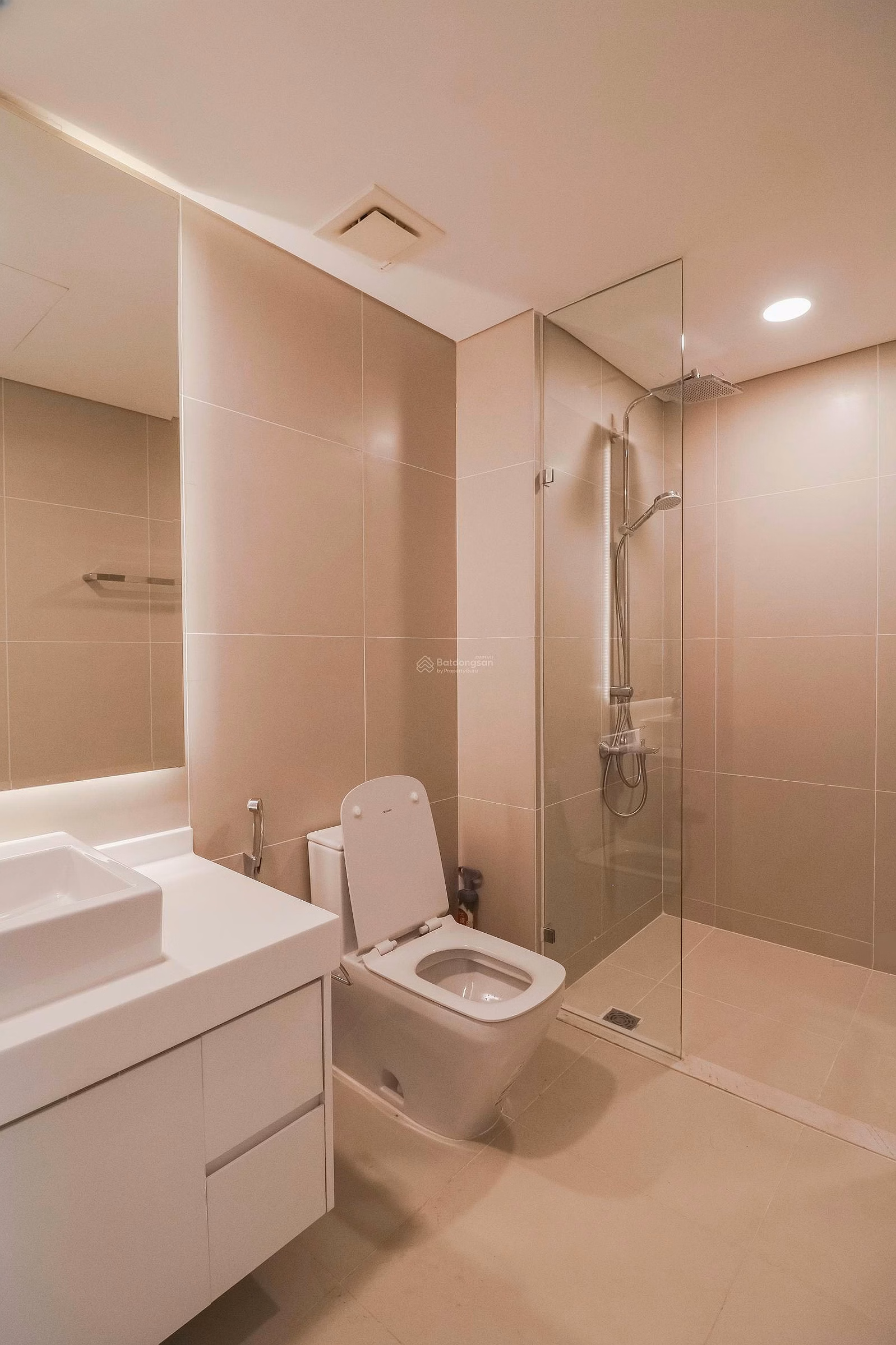 Outstanding urgent sale CH Gateway Thao Dien 2 bedrooms, ~90m2, 12 billion all in SPA, rental income 348 million/year