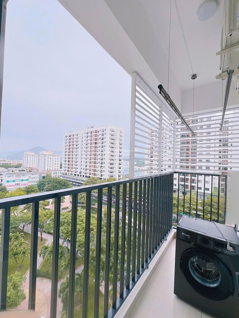 The owner needs to quickly sell CT9 apartment, corner apartment with lake view