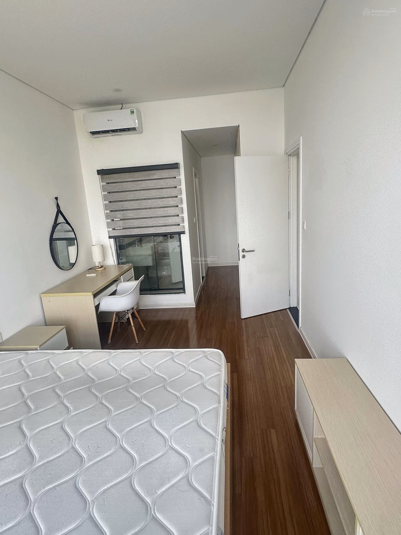 Hot... for rent My Dinh Pearl 2 bedrooms fully furnished with lake view right away price 16 million/month***