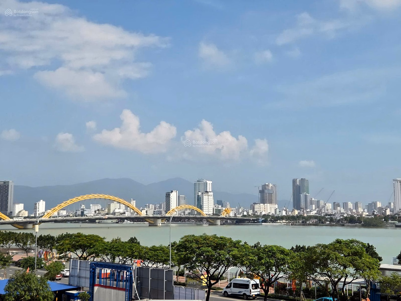 Owner rents Filmore Da Nang 2 bedrooms for only 36 million/month with beautiful view of Dragon Bridge fireworks
