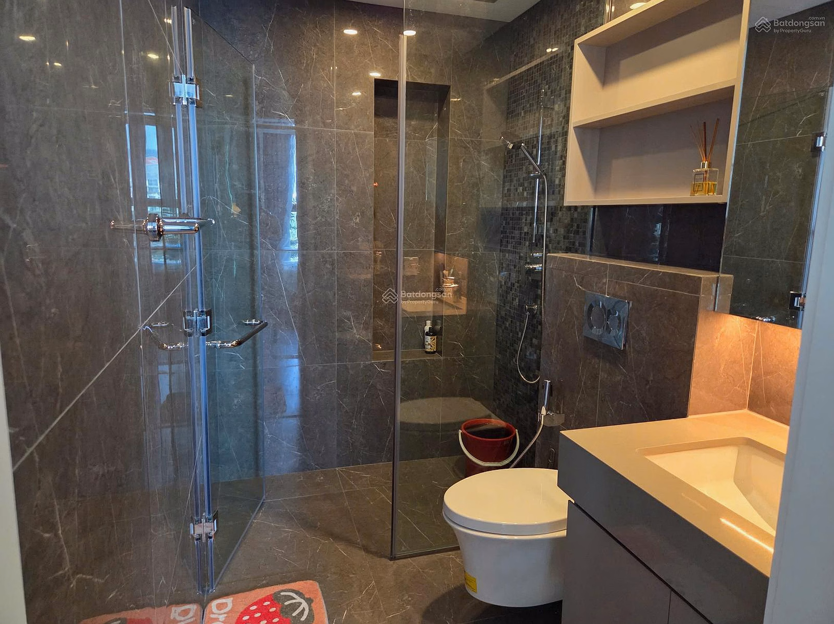Owner rents Filmore Da Nang 2 bedrooms for only 36 million/month with beautiful view of Dragon Bridge fireworks