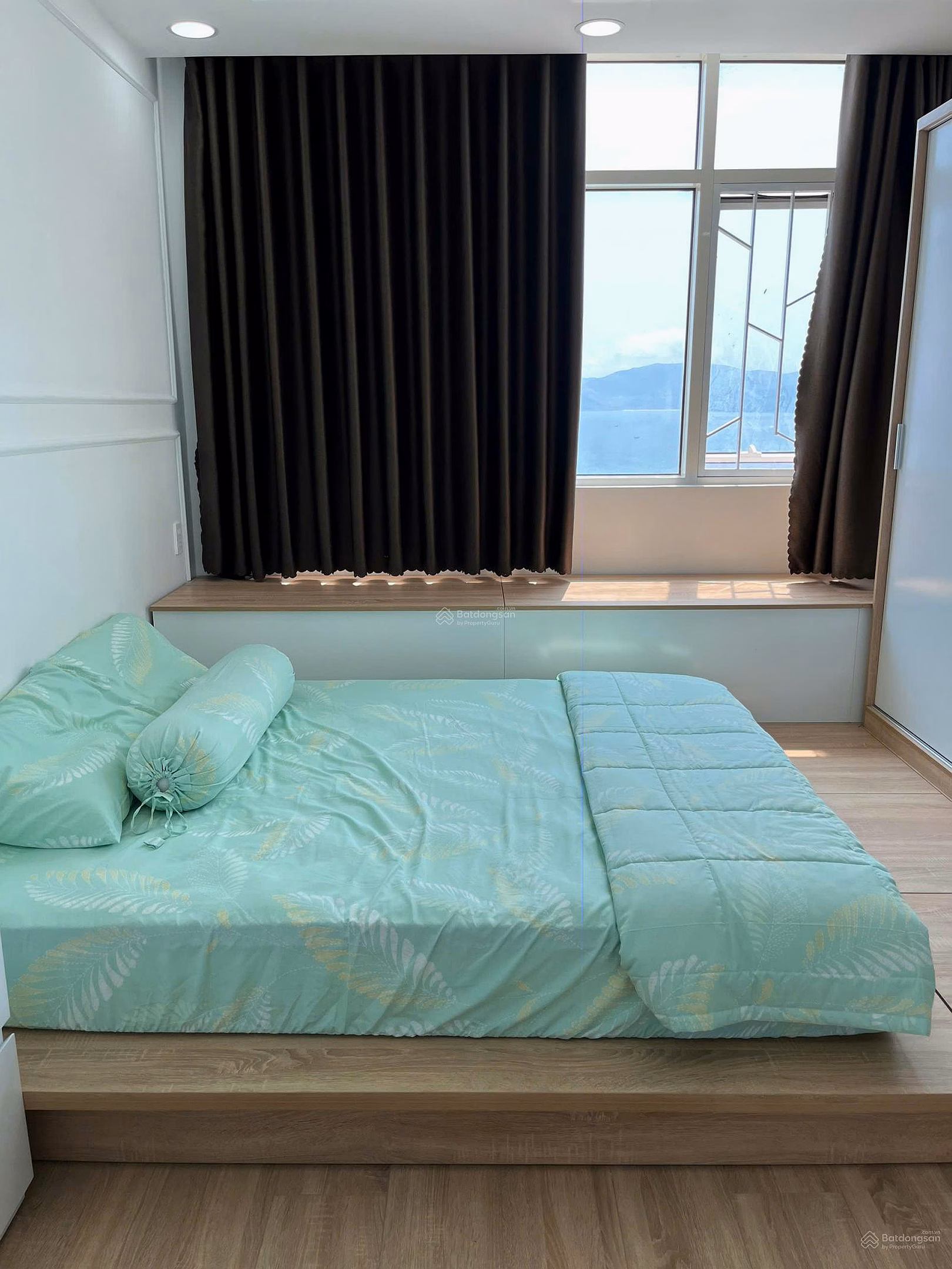 Muong Thanh Khanh Hoa apartment for sale, 2 bedrooms, direct sea view, good price