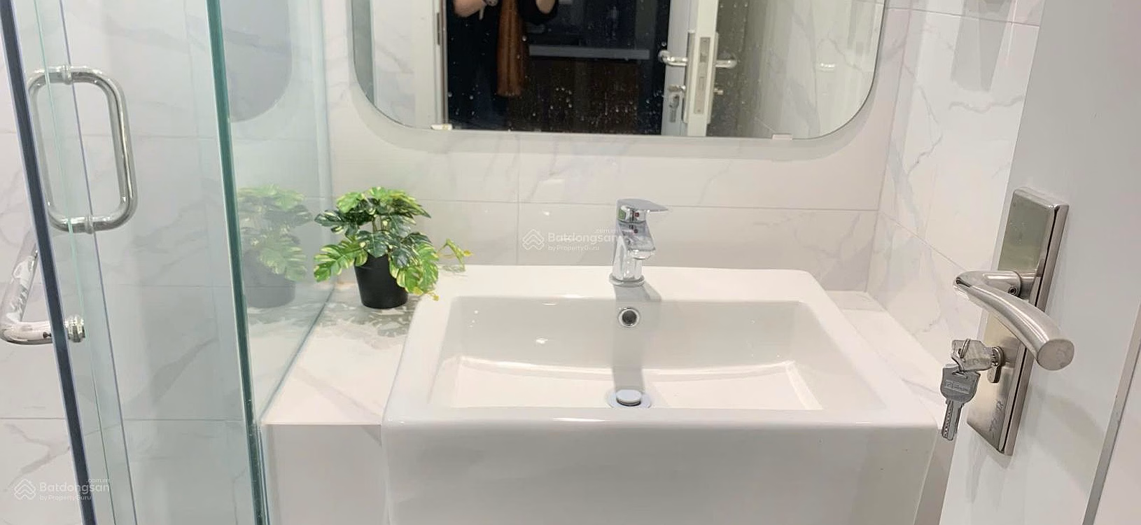 I am the owner and need to sell 2 apartments: 2N+ 64m priced at 4.5 billion and Stu apartment 30.7m priced at 2 billion 220, Vinhomes Smart City