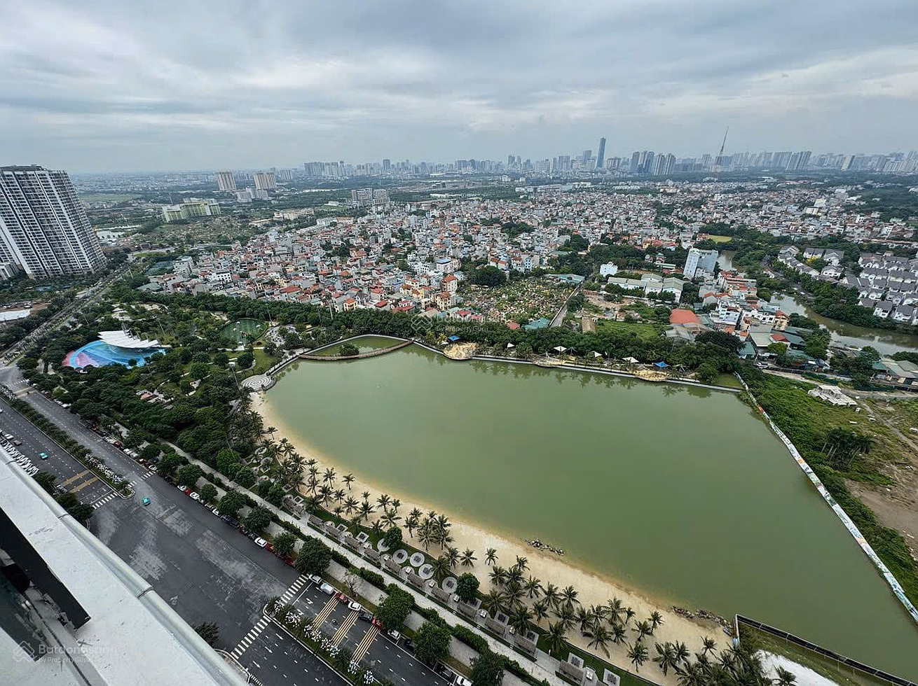 Rare product 1 bedroom + 48m2, widest in the segment - Full lake view - Full furniture in building A - Masteri West Heights
