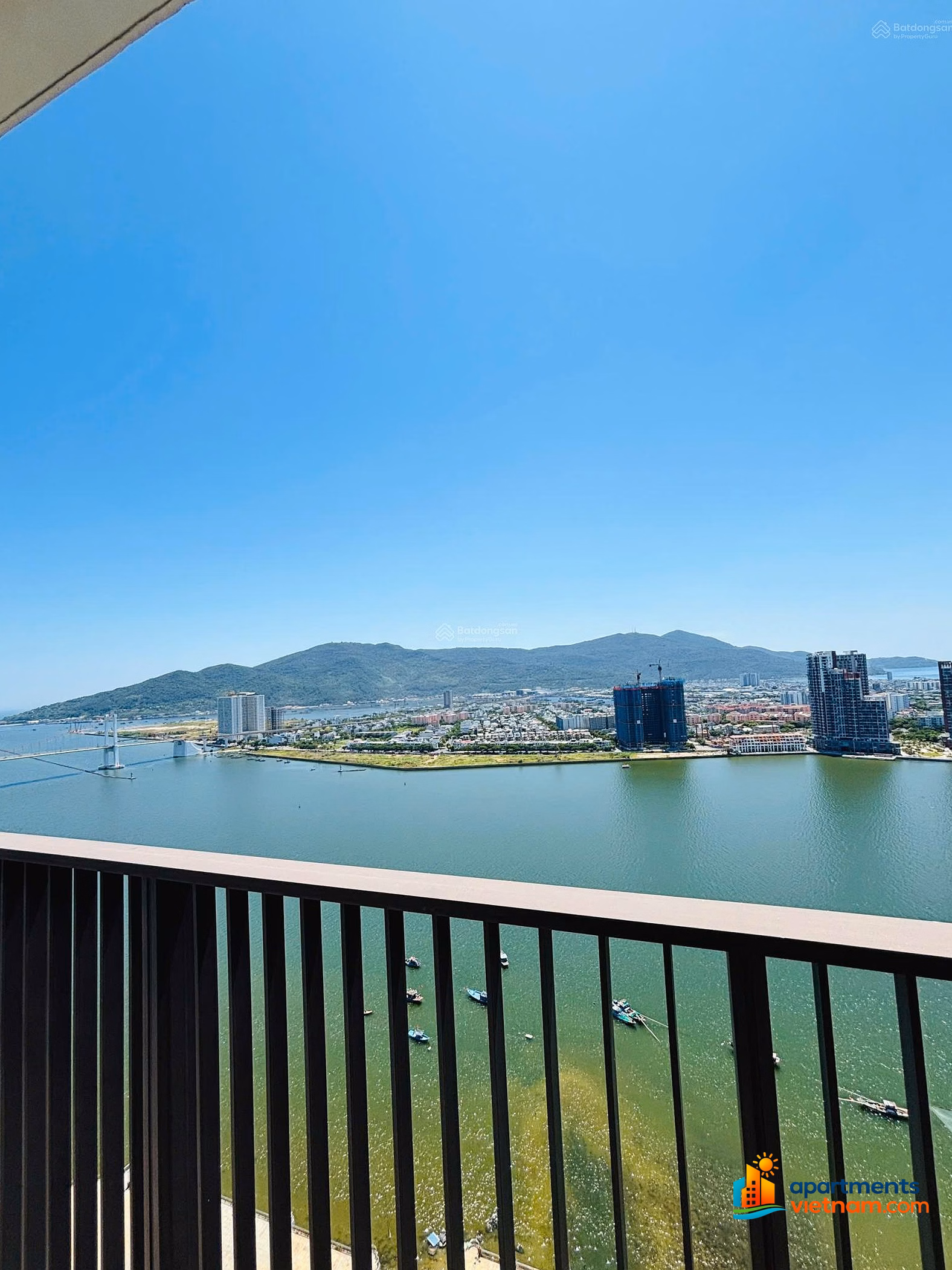 Corner 2BR - 69 m² Facing Han River - Fully Furnished - Pink Book Ready