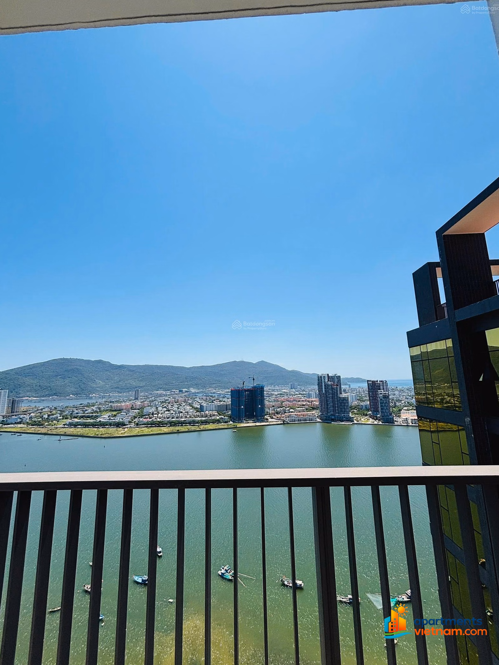 Corner 2BR - 69 m² Facing Han River - Fully Furnished - Pink Book Ready