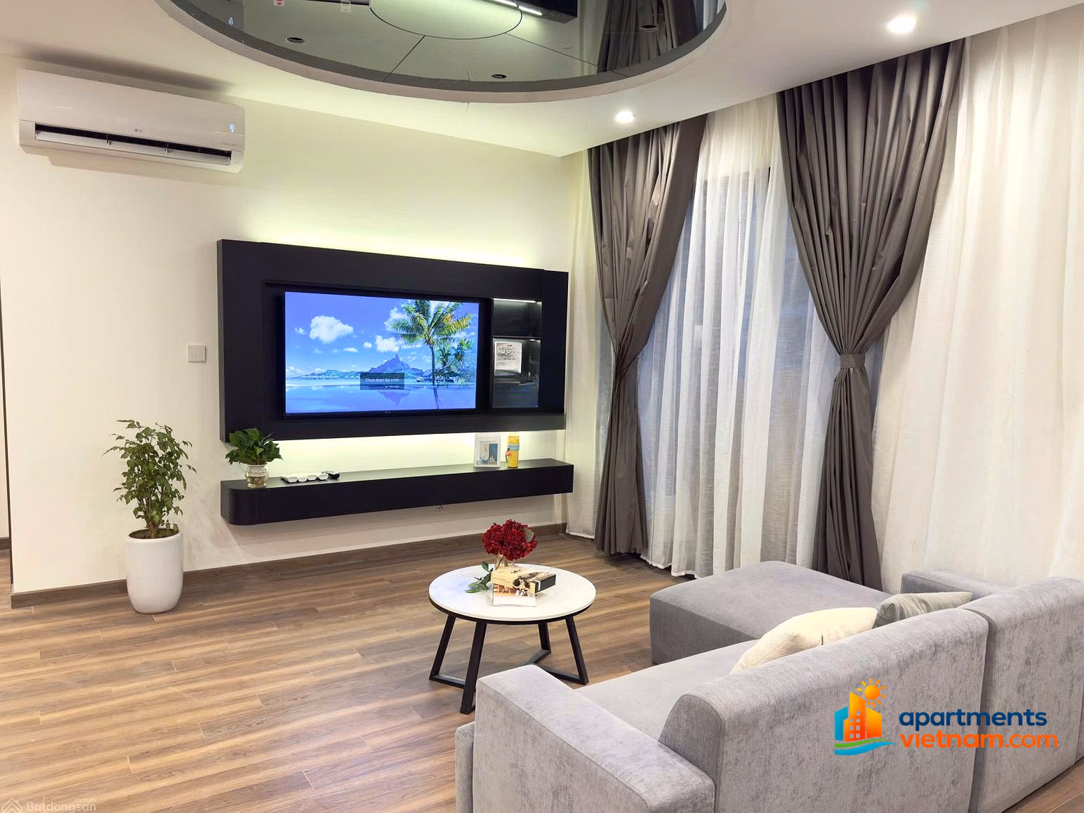 3-bedroom apartment for rent in Zurich3 Vinhomes Ocean Park Gia Lam, high floor, cool view, convenient for car parking