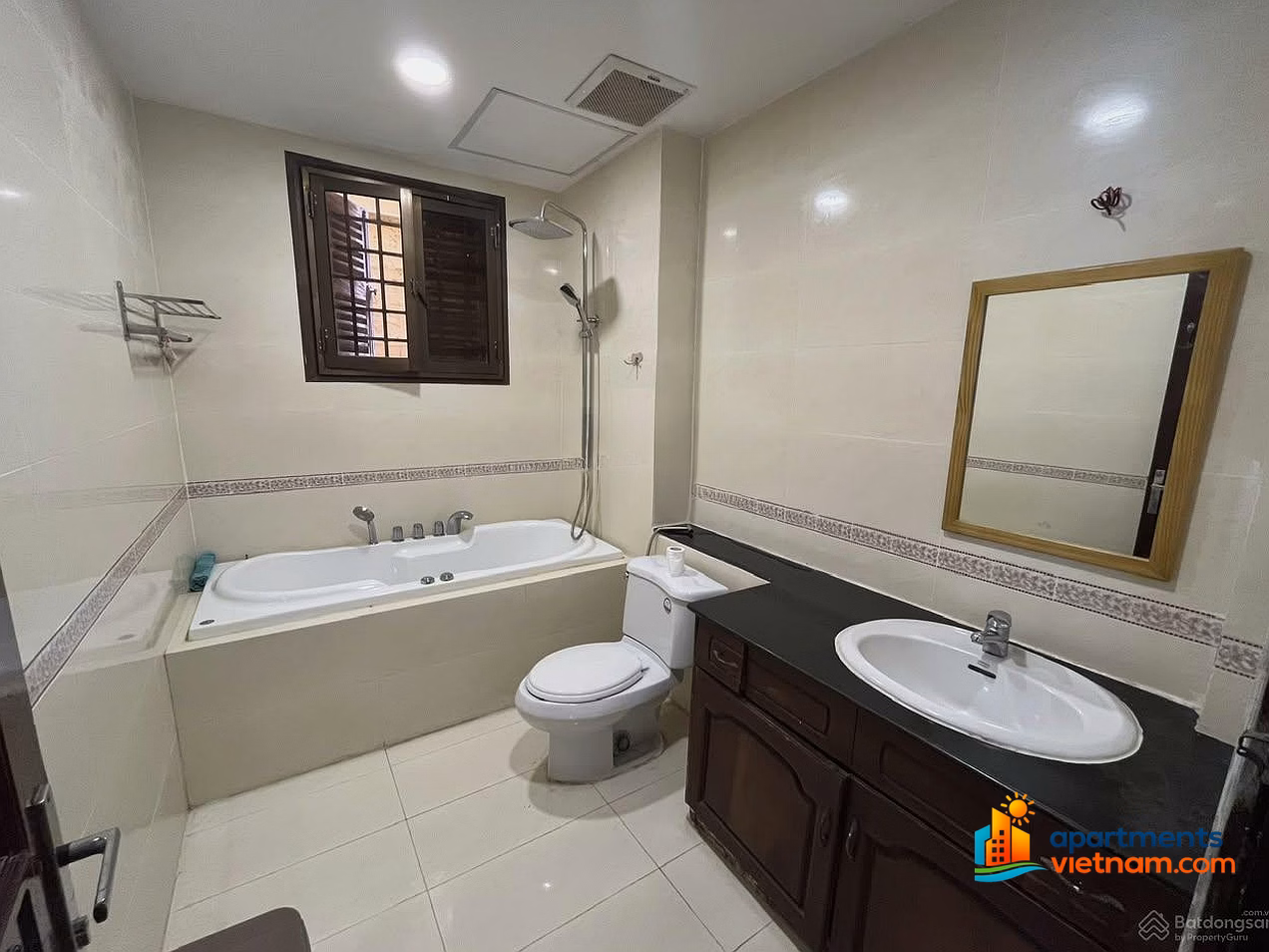 Beautiful villa for rent, central location in District 3