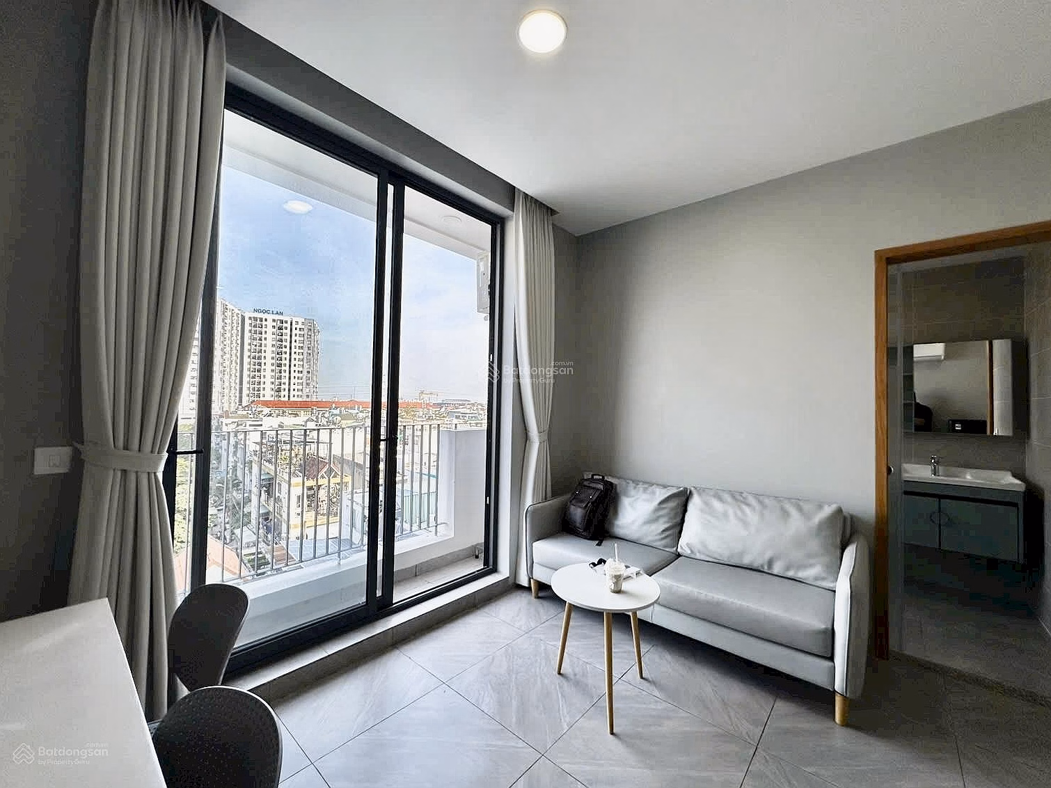 Fully Furnished 1BR Apartment in District 7 – 40m², Near RMIT, TDTU, Lotte Mart