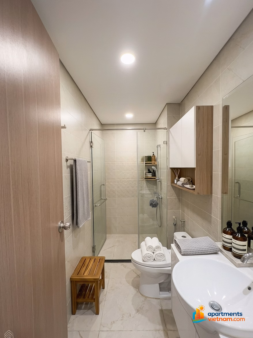Ex-customer's contract expired, rent to owner: CH Vinhomes Gardenia 2 bedrooms, 58m2, fully furnished, beautiful as picture, price 14 million