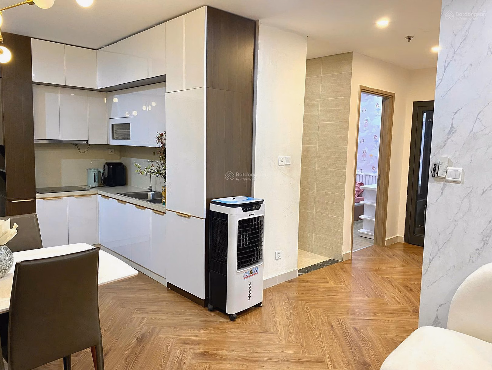 Need money, owner urgently sells 2N 1VS 55m2 apartment for only 3.3 billion at Vinhomes Ocean Park Gia Lam