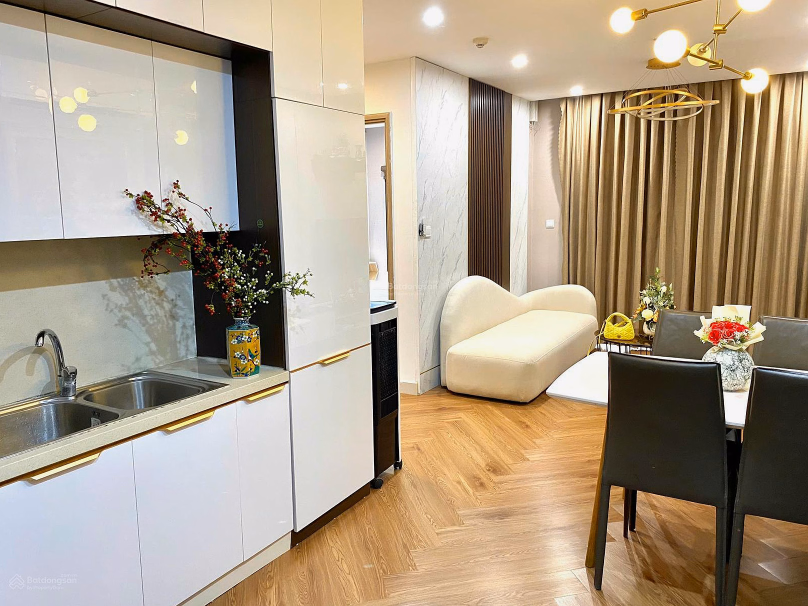 Need money, owner urgently sells 2N 1VS 55m2 apartment for only 3.3 billion at Vinhomes Ocean Park Gia Lam