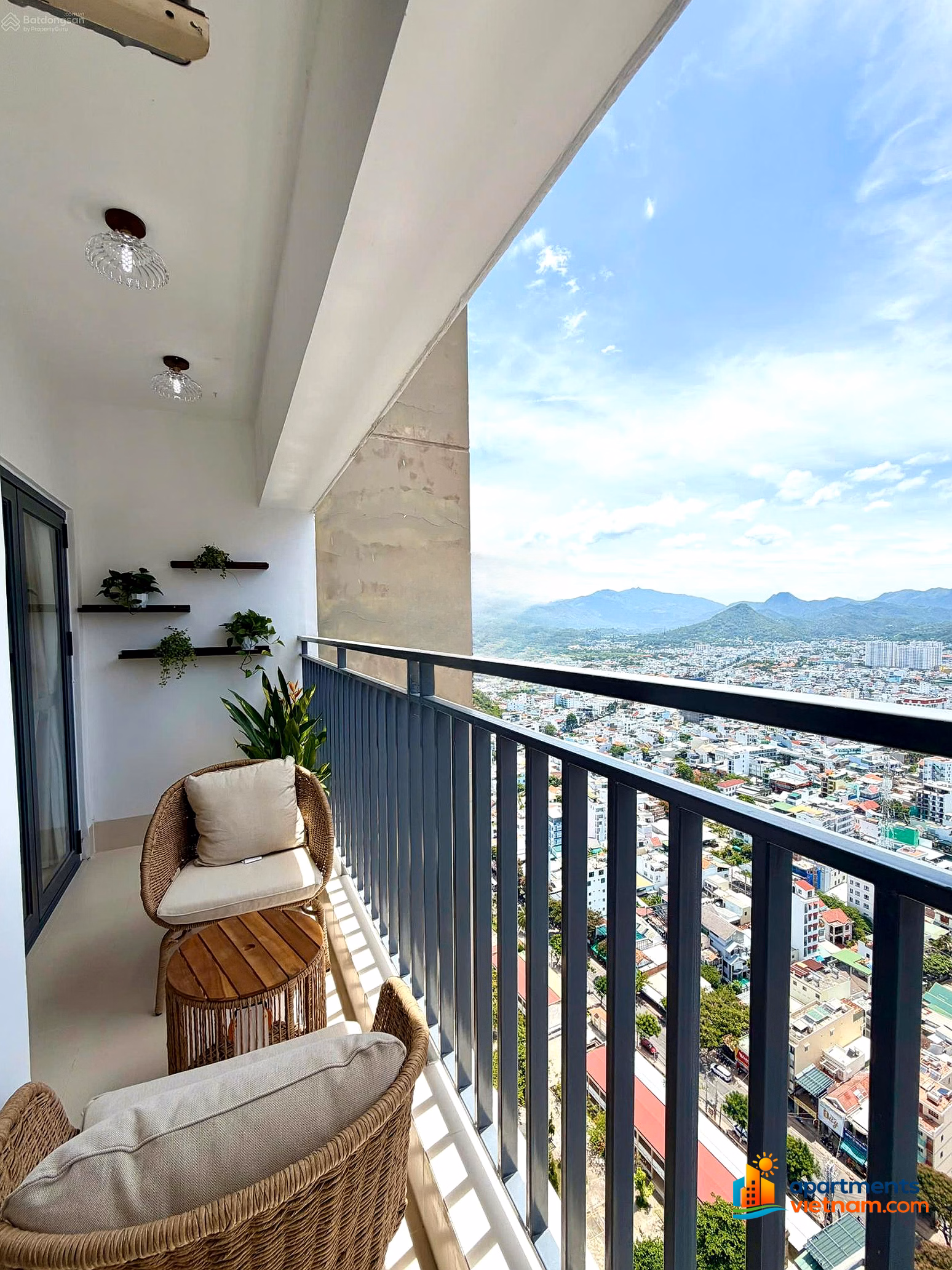 APARTMENT FOR SALE 3514 2BR STREET VIEW, MOUNTAIN VIEW OC3 MUONG THANH VIEN TRIEU - 65m² - NEW INTERIOR