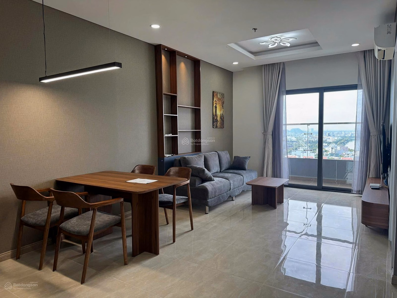 FPT Plaza 3 apartment for rent - Building E, 19th floor - Genuine, luxurious furniture