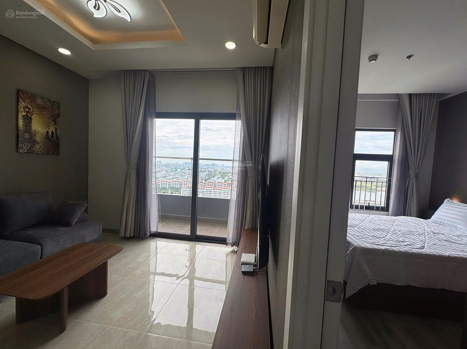 FPT Plaza 3 apartment for rent - Building E, 19th floor - Genuine, luxurious furniture