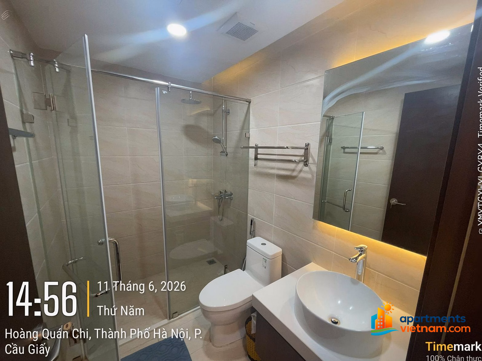 4 bedroom apartment for rent with Cau Giay Park view. Full interior. Price 28 million/month***