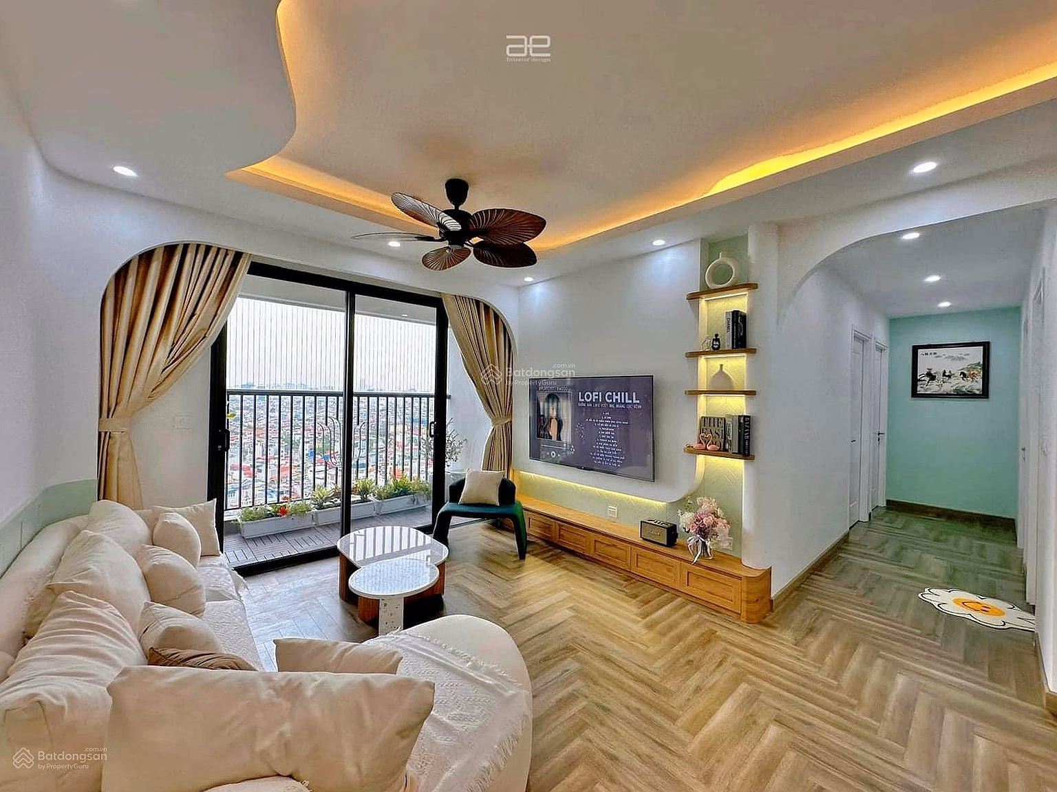 Thanh specializes in renting apartments at Mipec Rubik 360, apartments designed with 2 bedrooms - 3 bedrooms, priced from 17 million/month.