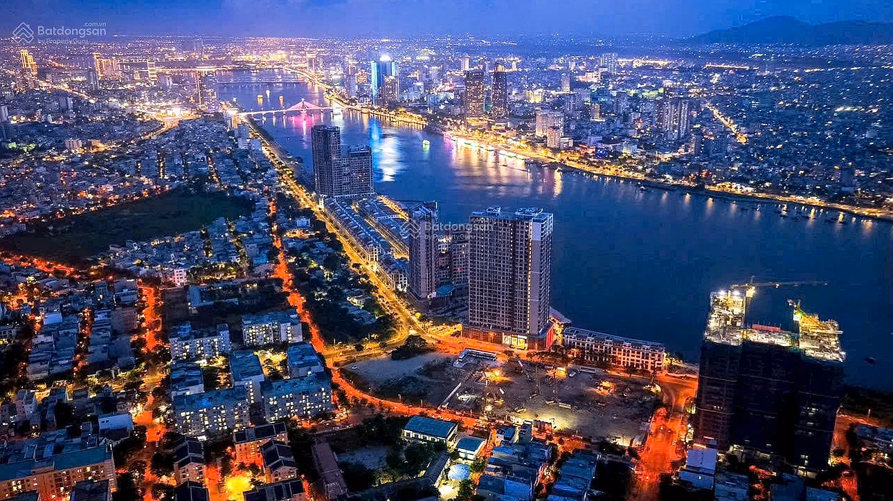 Corner apartment of Sumphony 5 apartment project right on Han River priced at only 2,650 billion