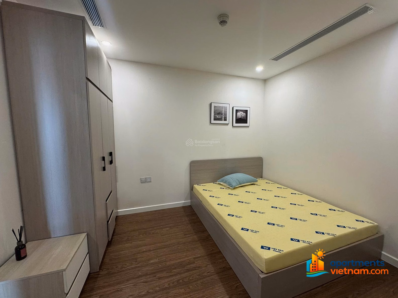 Apartment for rent in Sunshine City, 2 bedroom apartment with Red River view, 19 million, 80m2