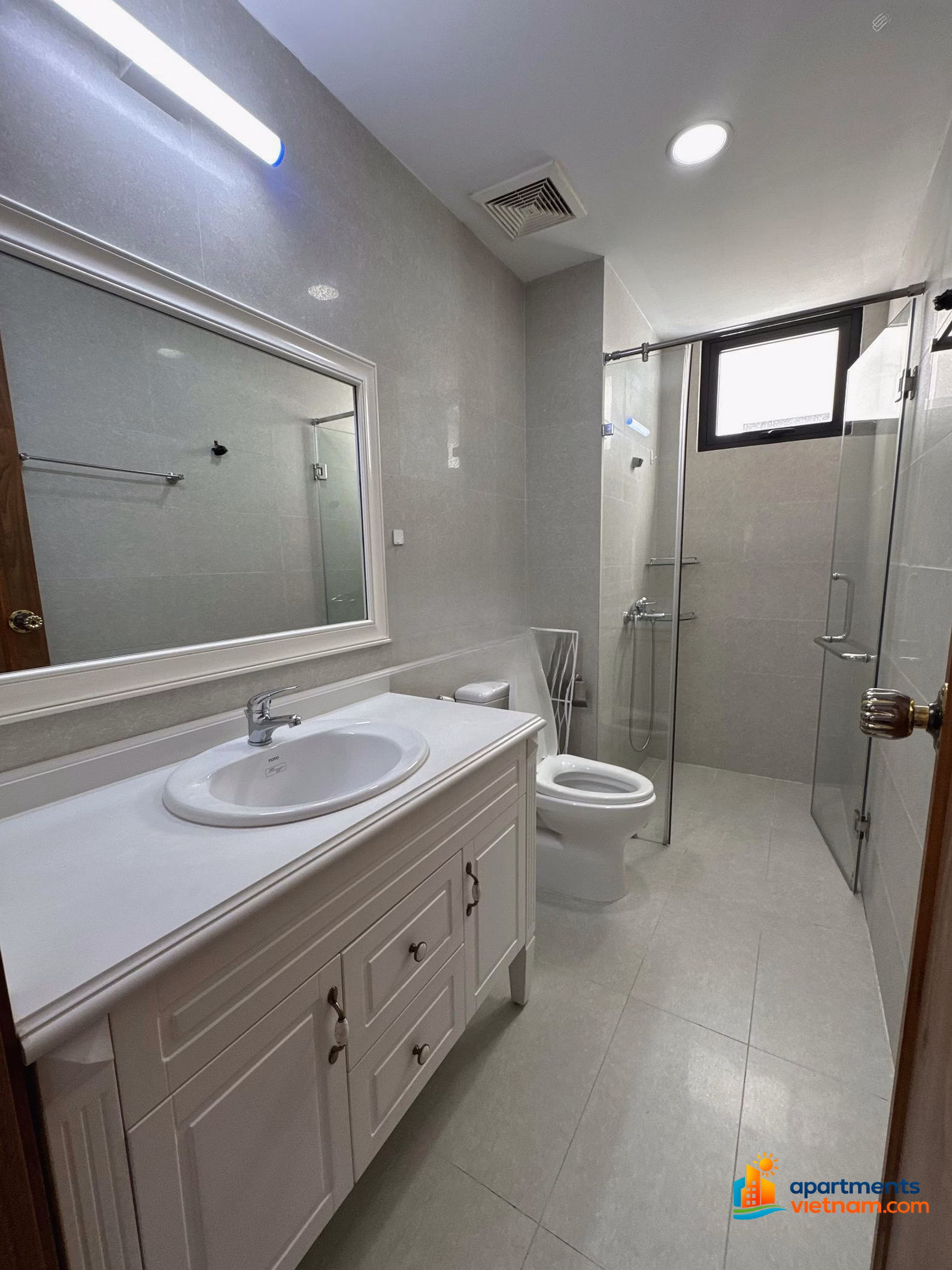 3-bedroom corner apartment for rent, 135m² - Fully furnished, new and beautiful, exactly like the photo. Correct information